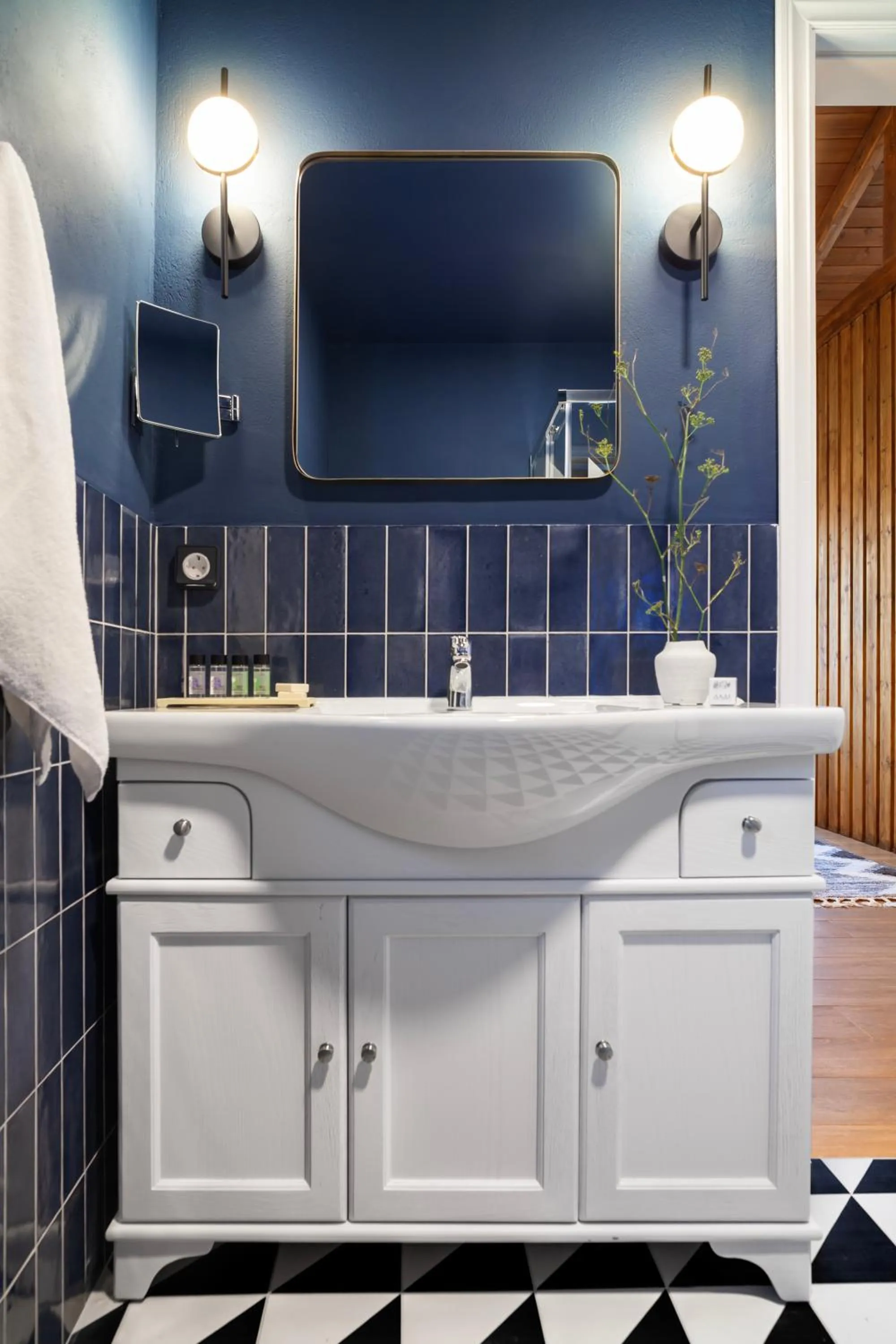 Bathroom in Archontiko Parnassus Dadi