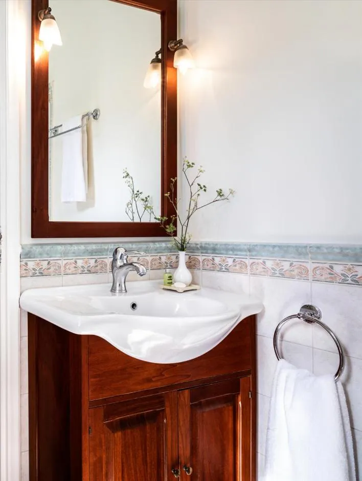 Bathroom in Archontiko Parnassus Dadi