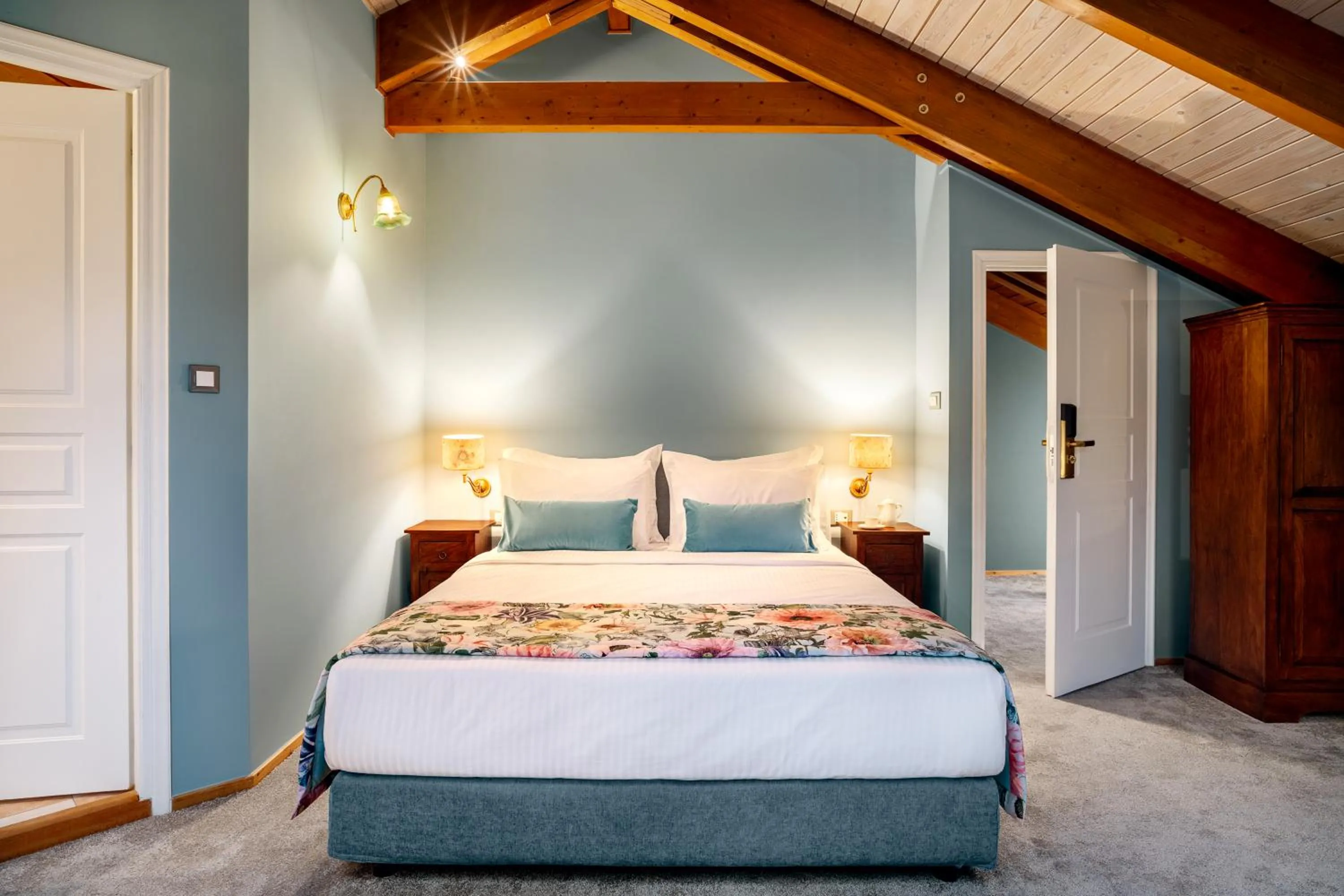 Bed in Archontiko Parnassus Dadi