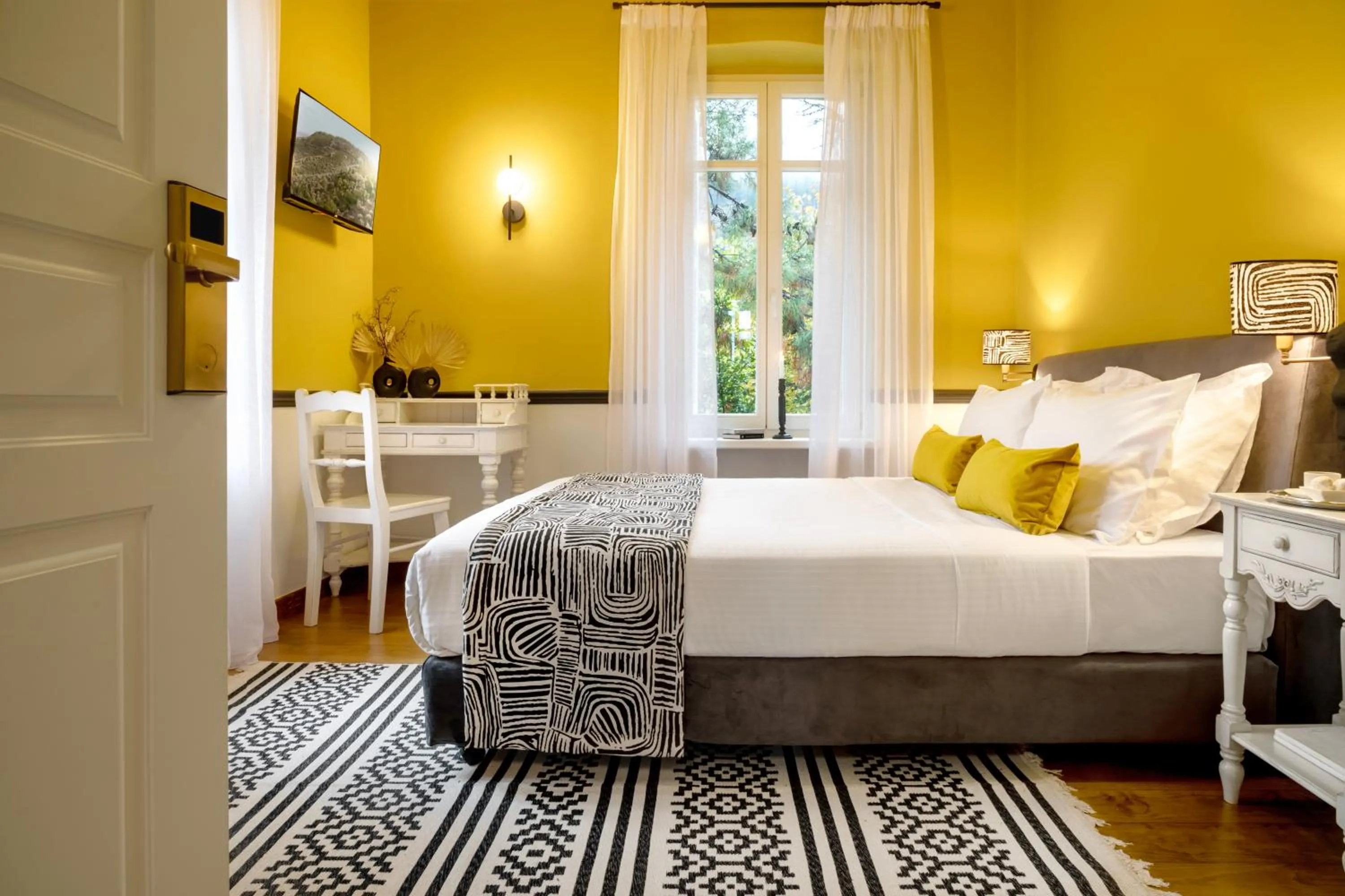 Bed in Archontiko Parnassus Dadi