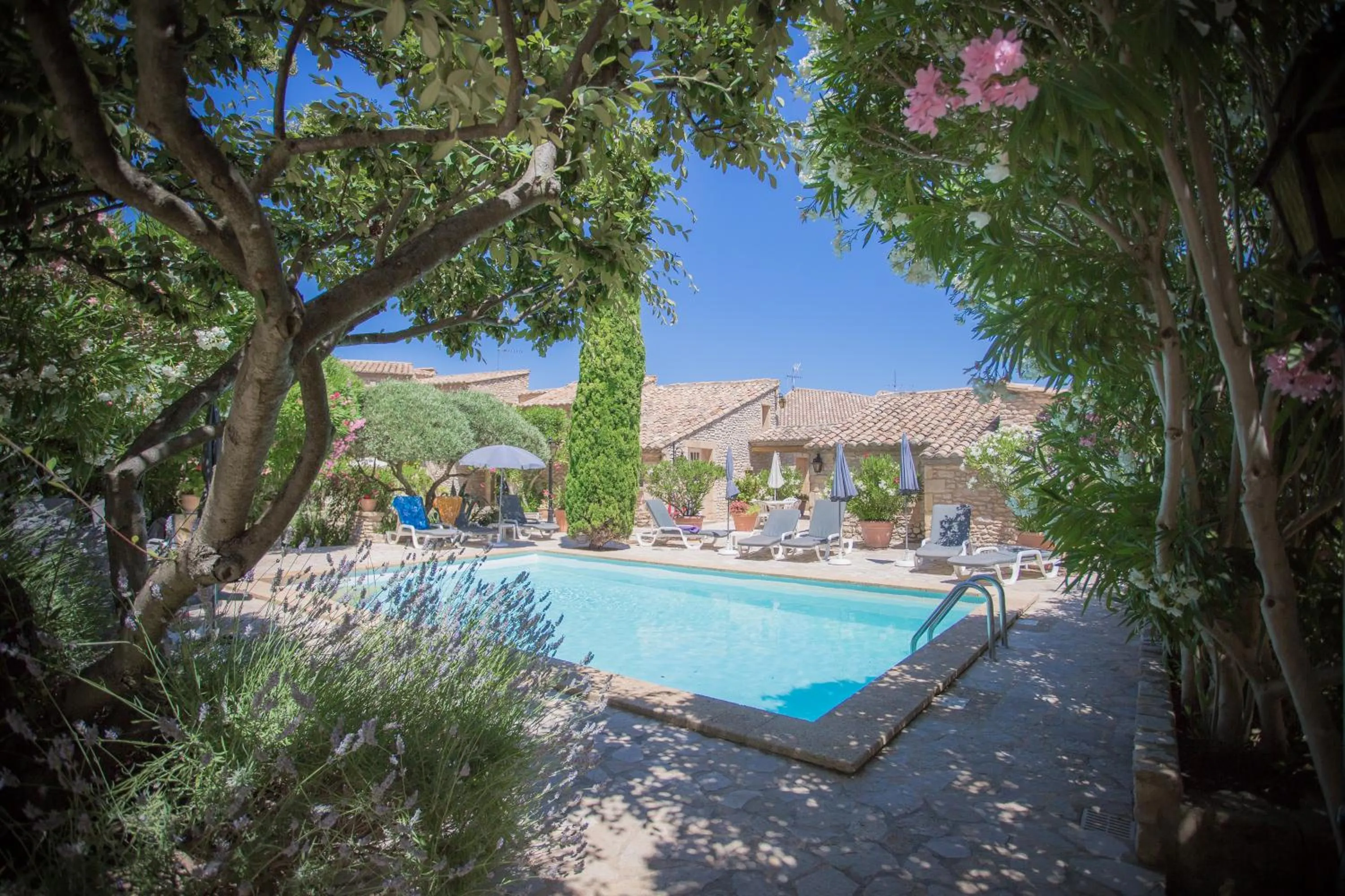 Garden in L'Enclos des Lauriers Roses