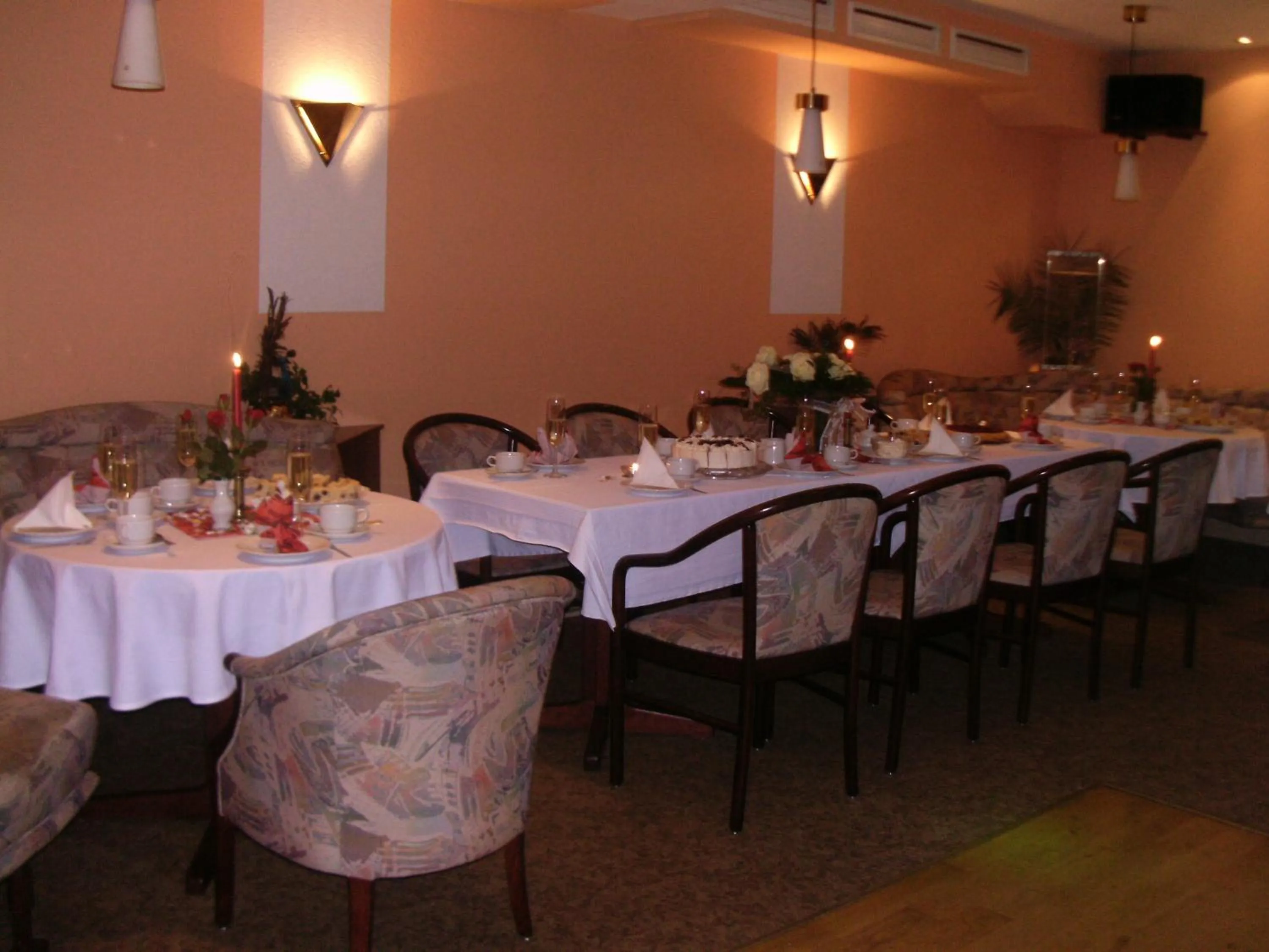 Restaurant/places to eat in Hotel-Restaurant Marcus