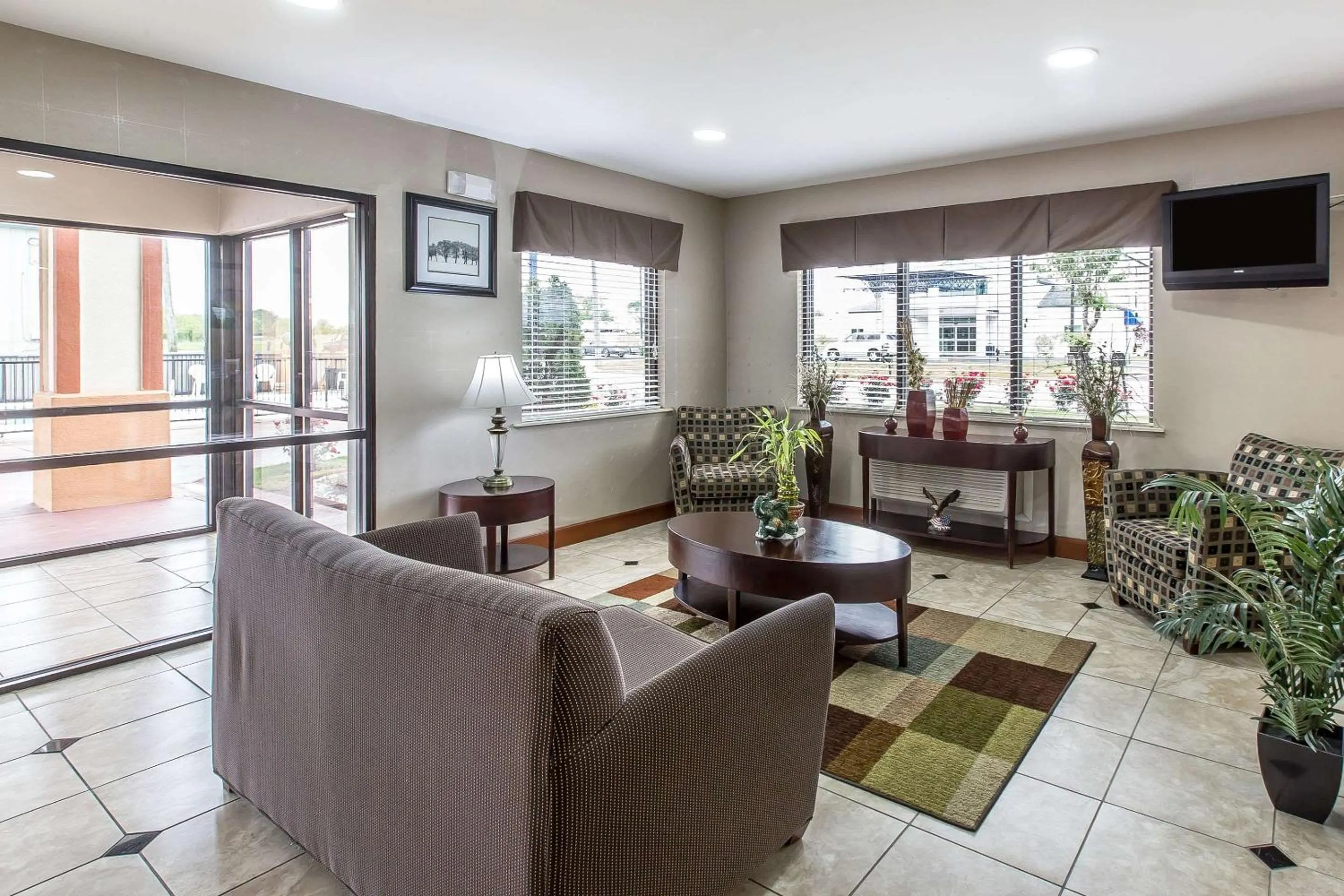 Property building in Quality Inn Montgomery South