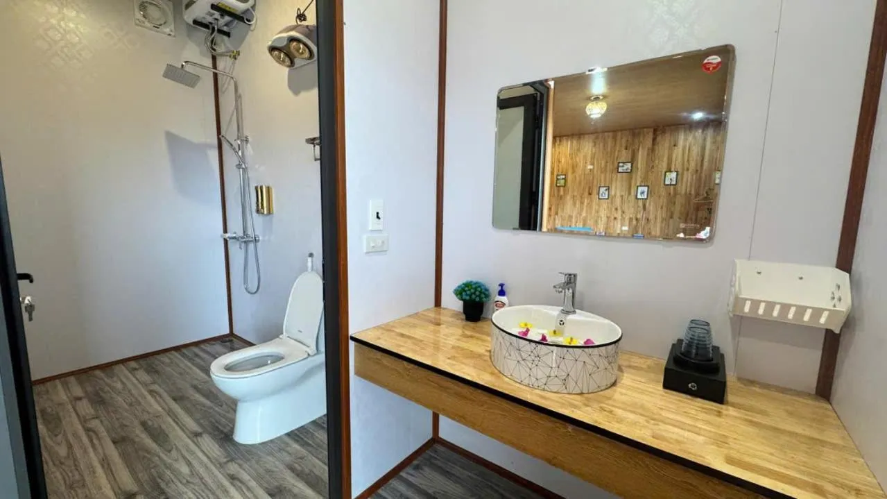 Toilet in Tuyet's Homestay