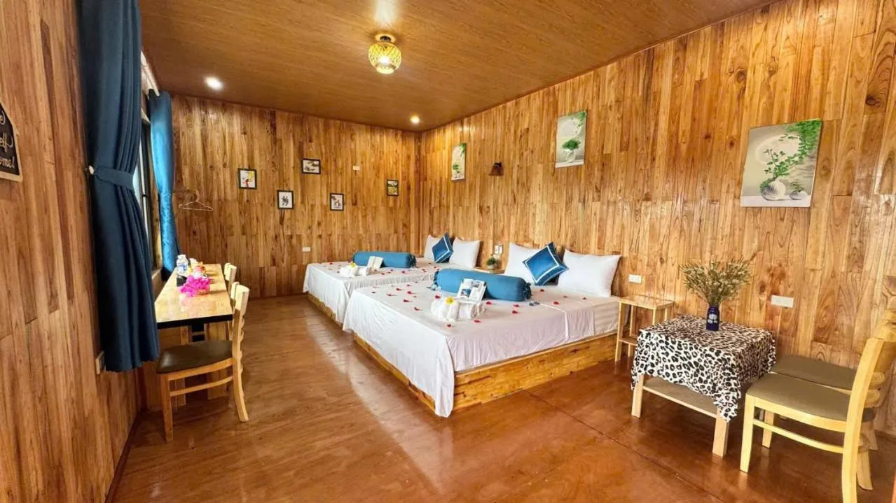 Bedroom, Bed in Tuyet's Homestay