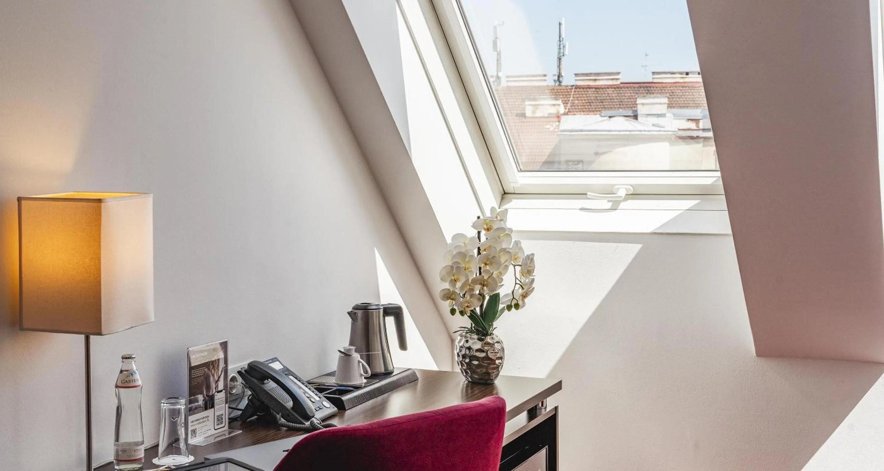 Bedroom in Best Western Plus Amedia Wien