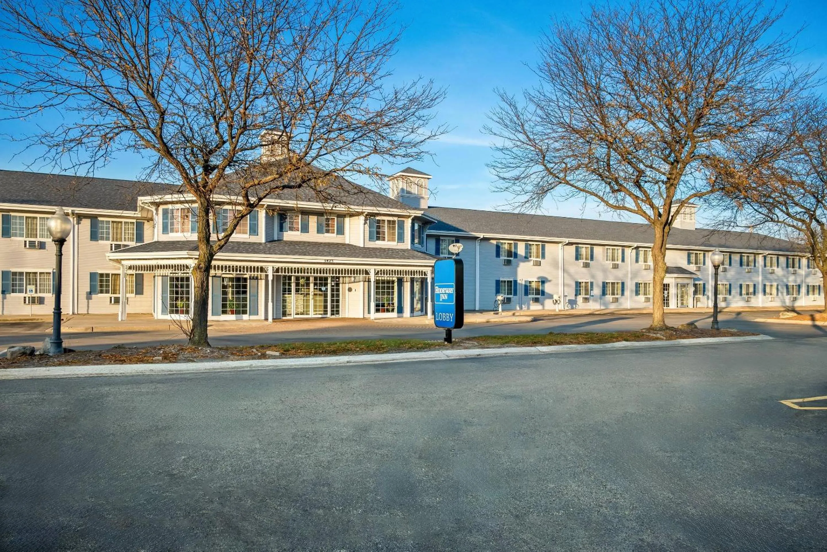 Property building in Rodeway Inn Grandville - Grand Rapids