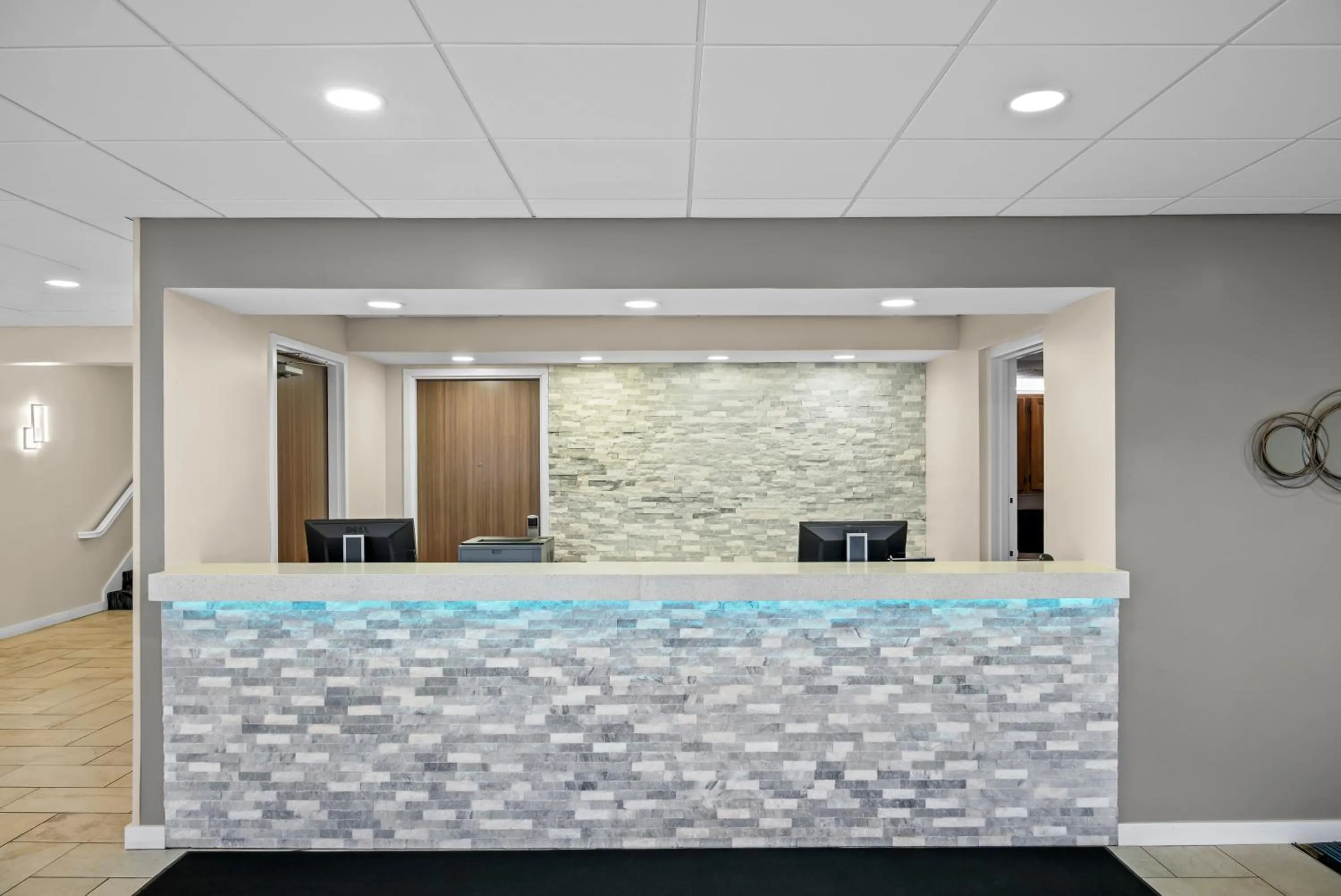 Lobby or reception in Rodeway Inn Grandville - Grand Rapids