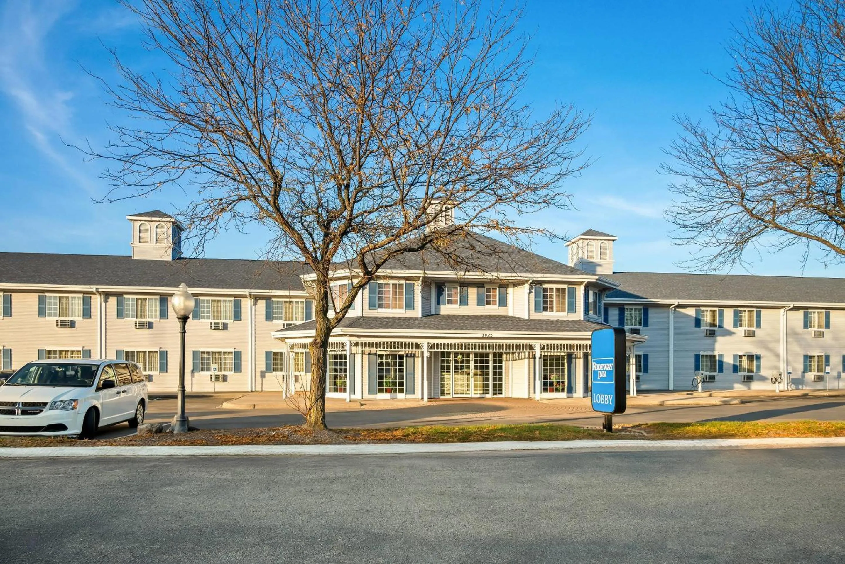 Property building in Rodeway Inn Grandville - Grand Rapids