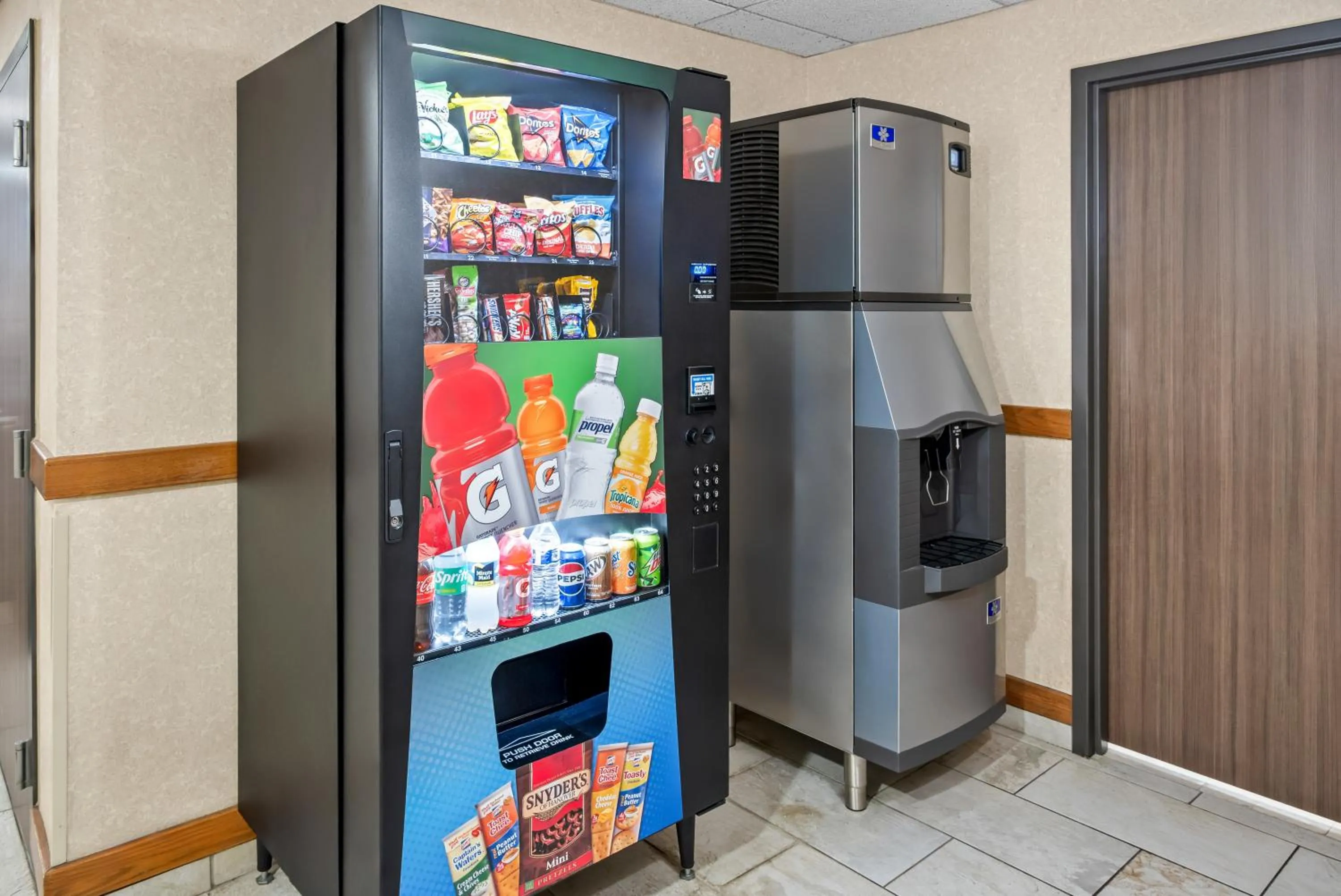 vending machine in Rodeway Inn Grandville - Grand Rapids