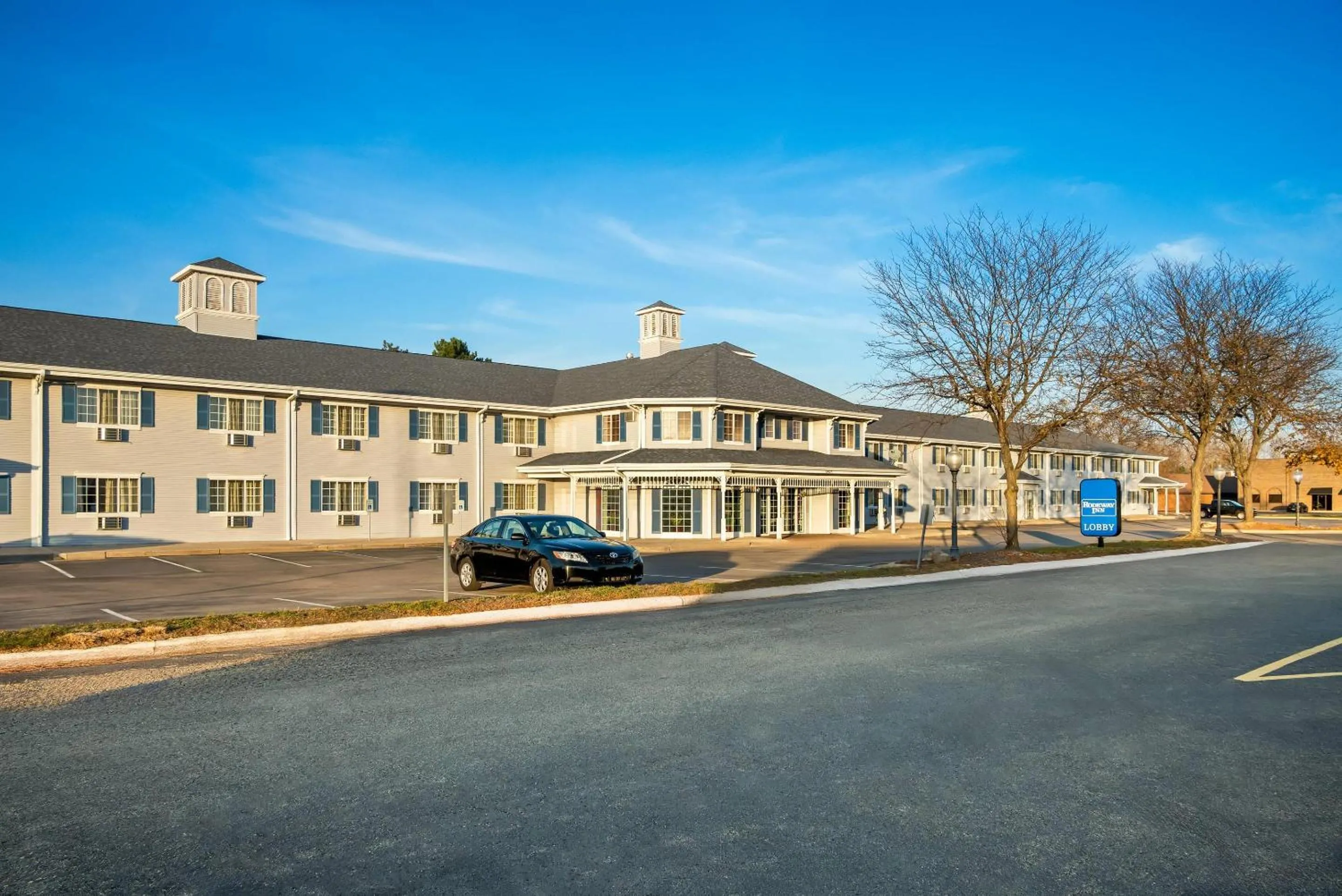 Property building in Rodeway Inn Grandville - Grand Rapids