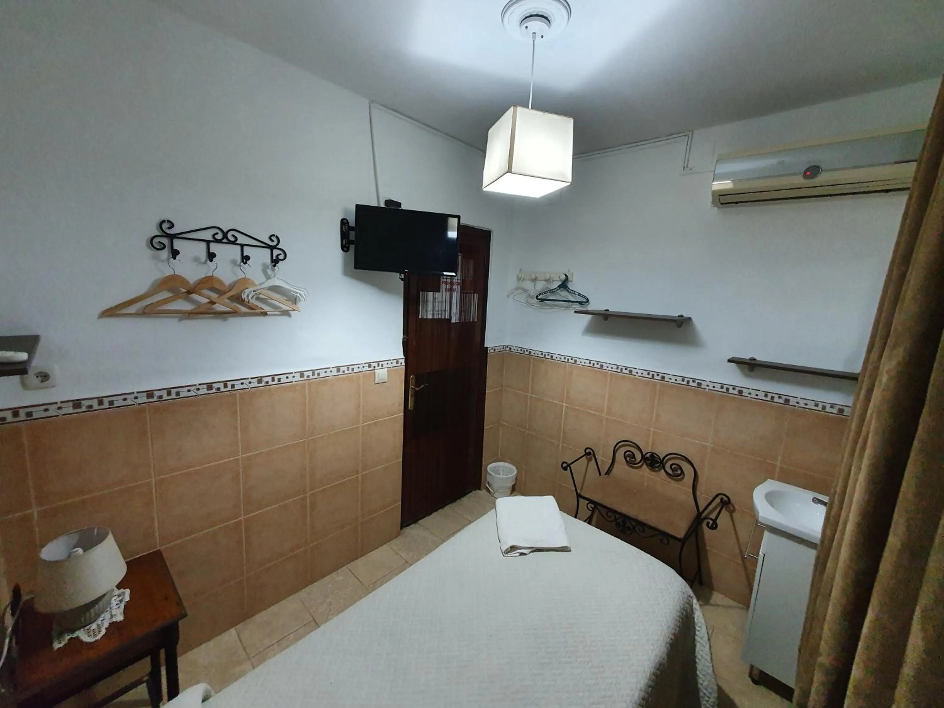 Bedroom, Bed in Pensión Javier