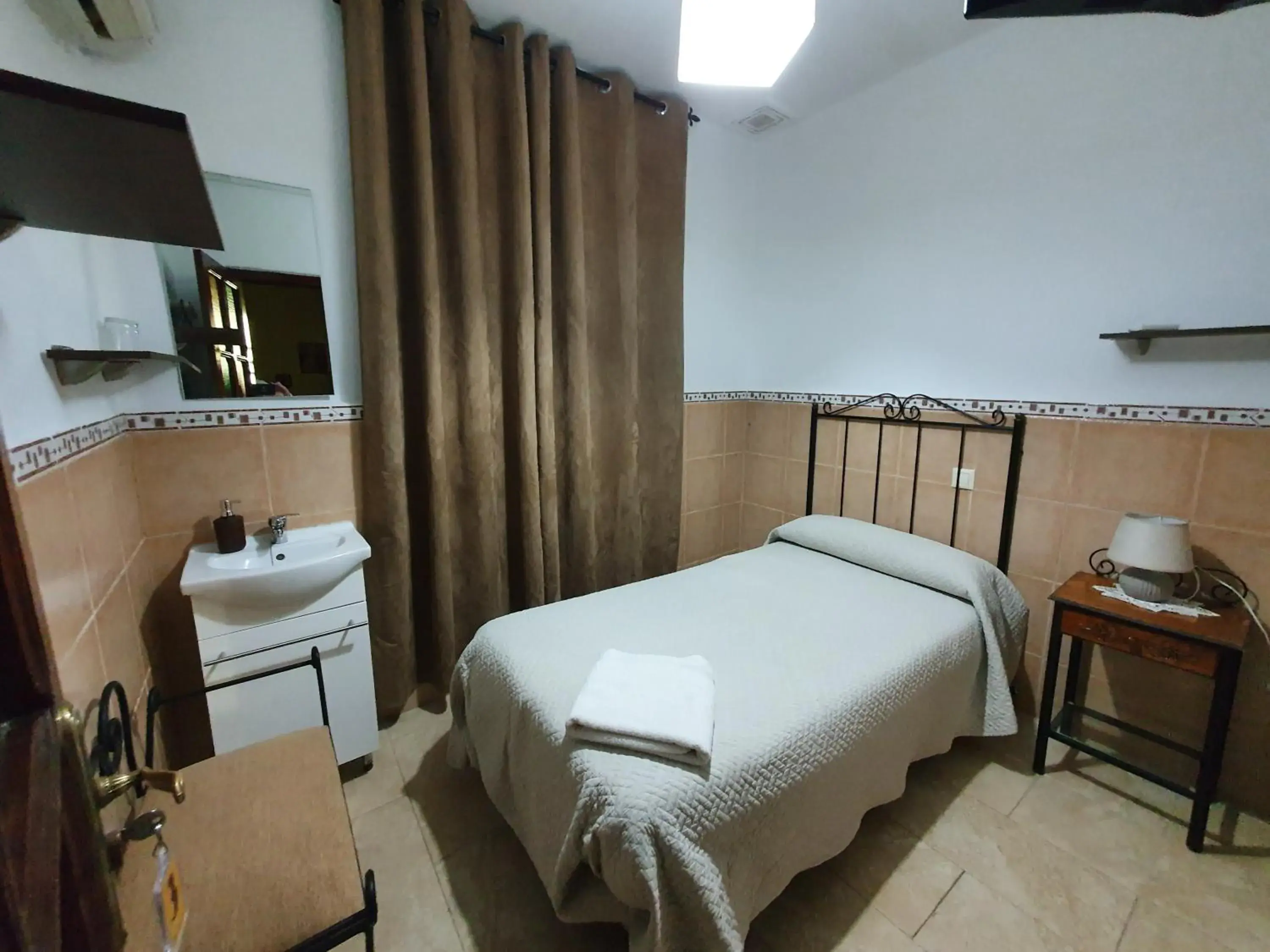 Single Room with Shared Bathroom in Pensión Javier Single Room with Shared Bathroom in Pensión Javier