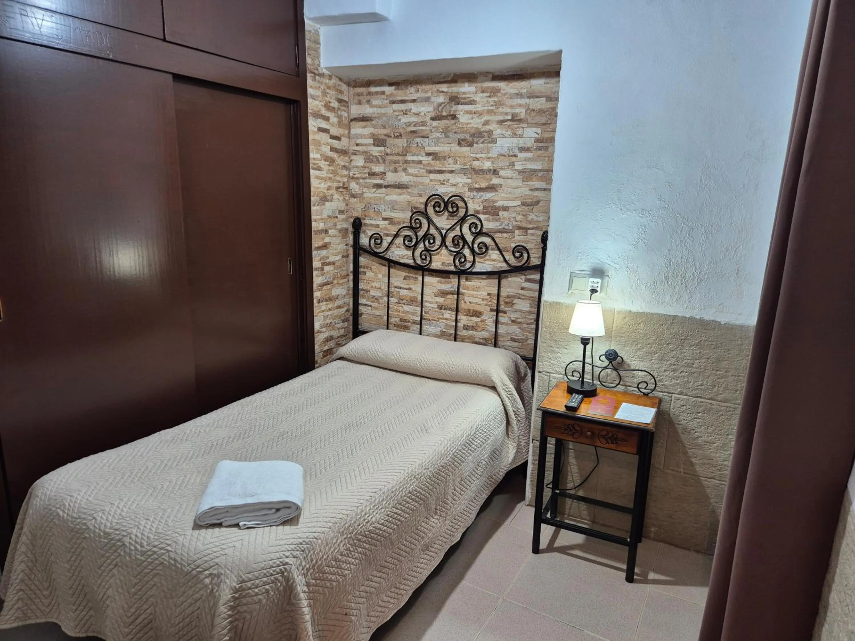 Bedroom, Bed in Pensión Javier