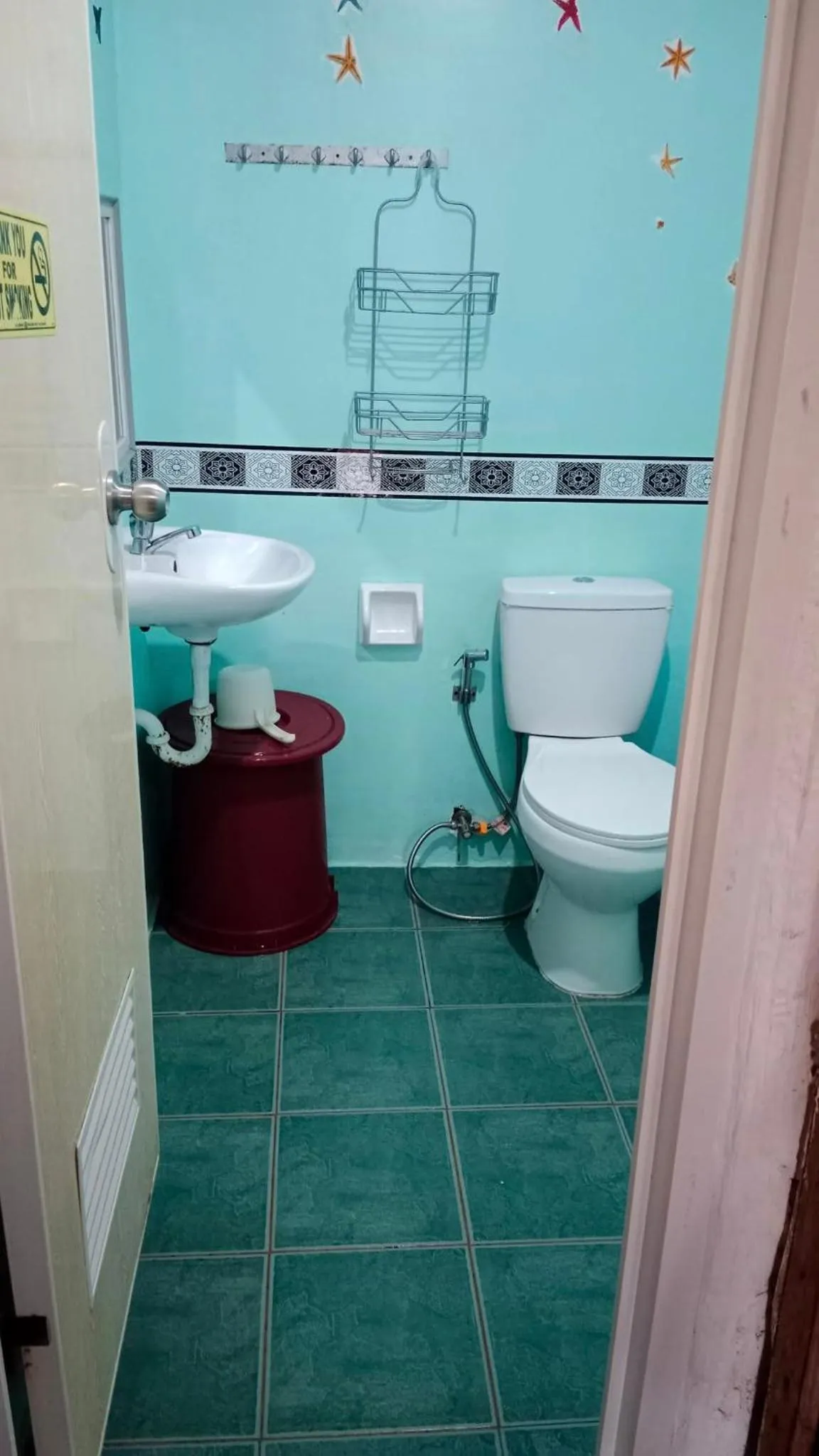 Bathroom in Titanic's Nipa Hut