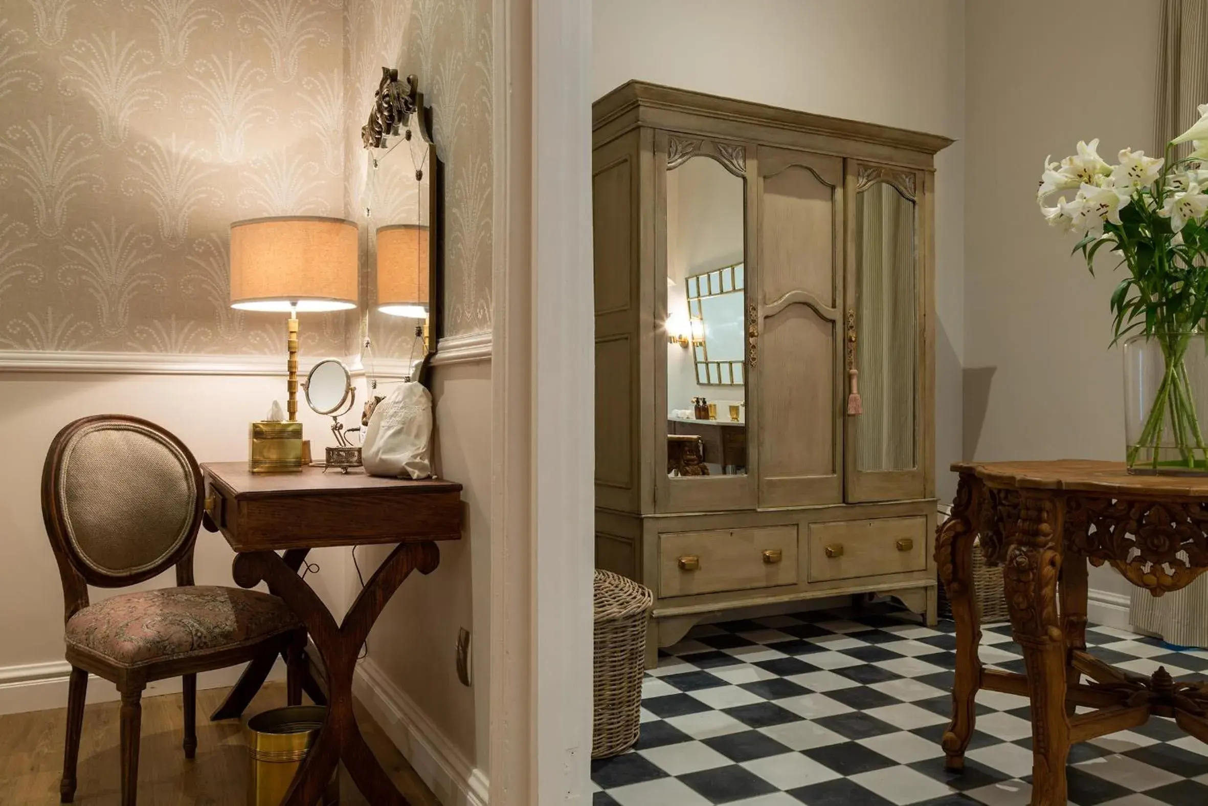 Standard Double or Twin Room in Hartford House Standard Double or Twin Room in Hartford House