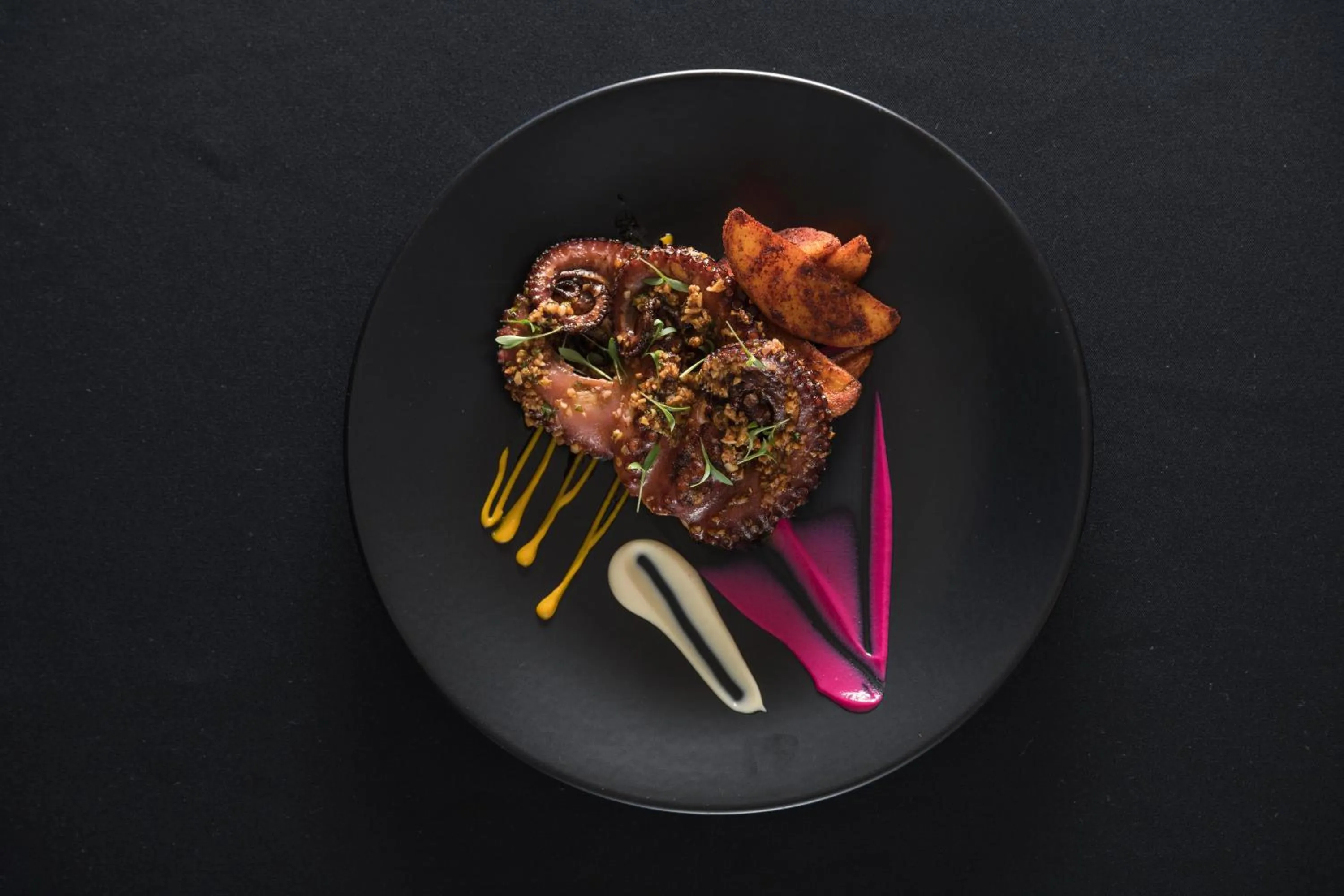 Food in Grand Miramar All Luxury Suites & Residences