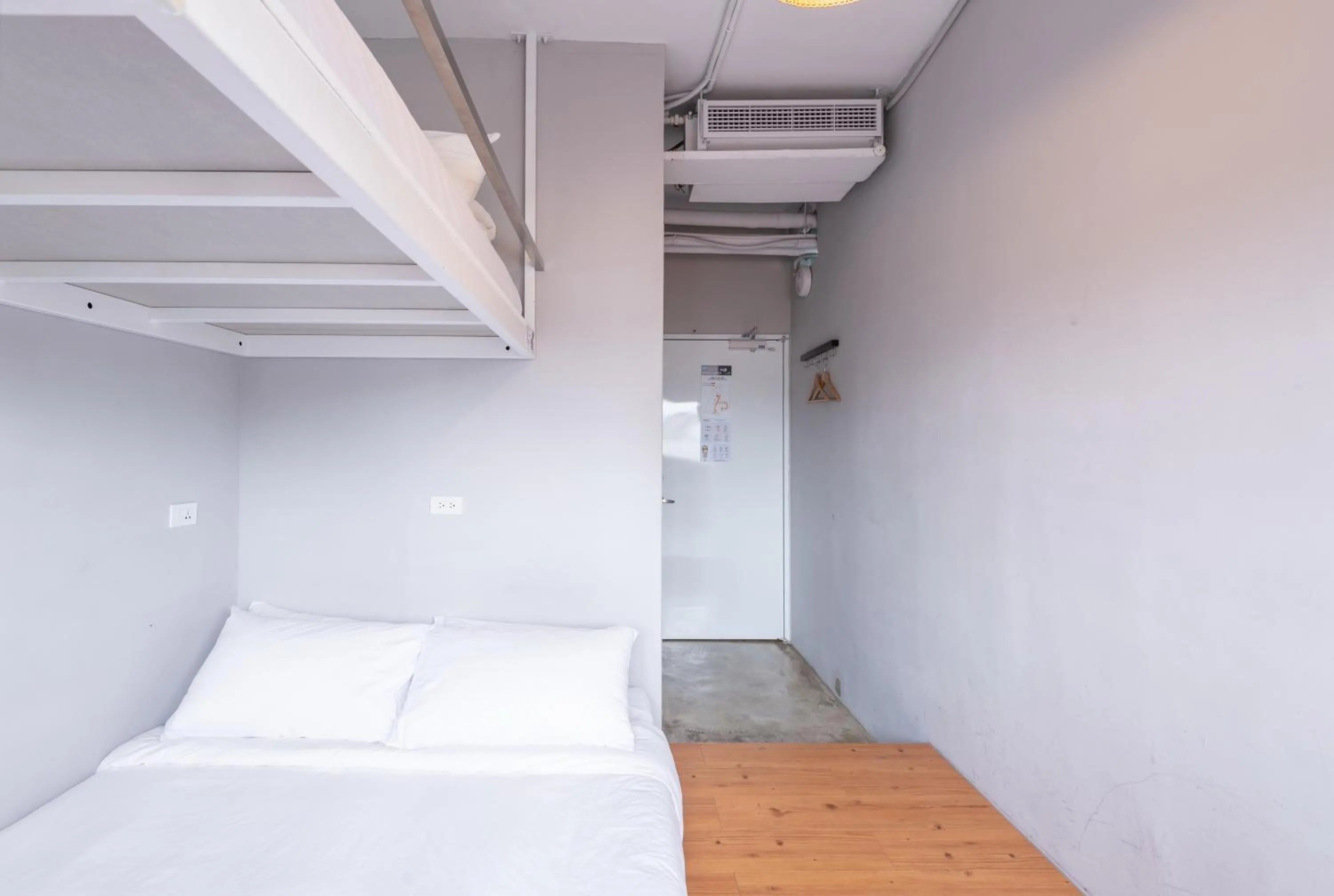 Photo of the whole room, Bed in May Rooms Taipei Main Station