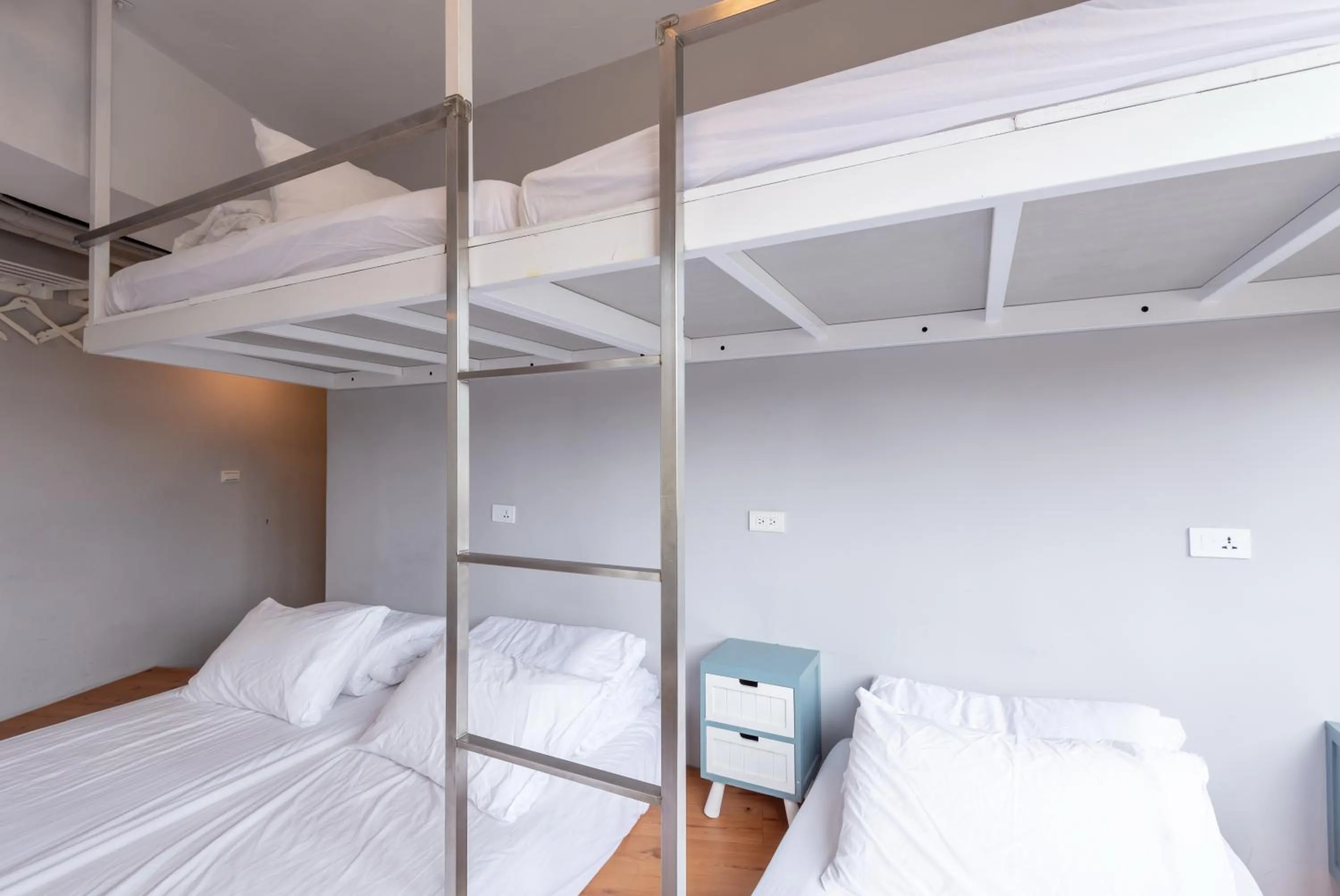 Photo of the whole room, Bed in May Rooms Taipei Main Station