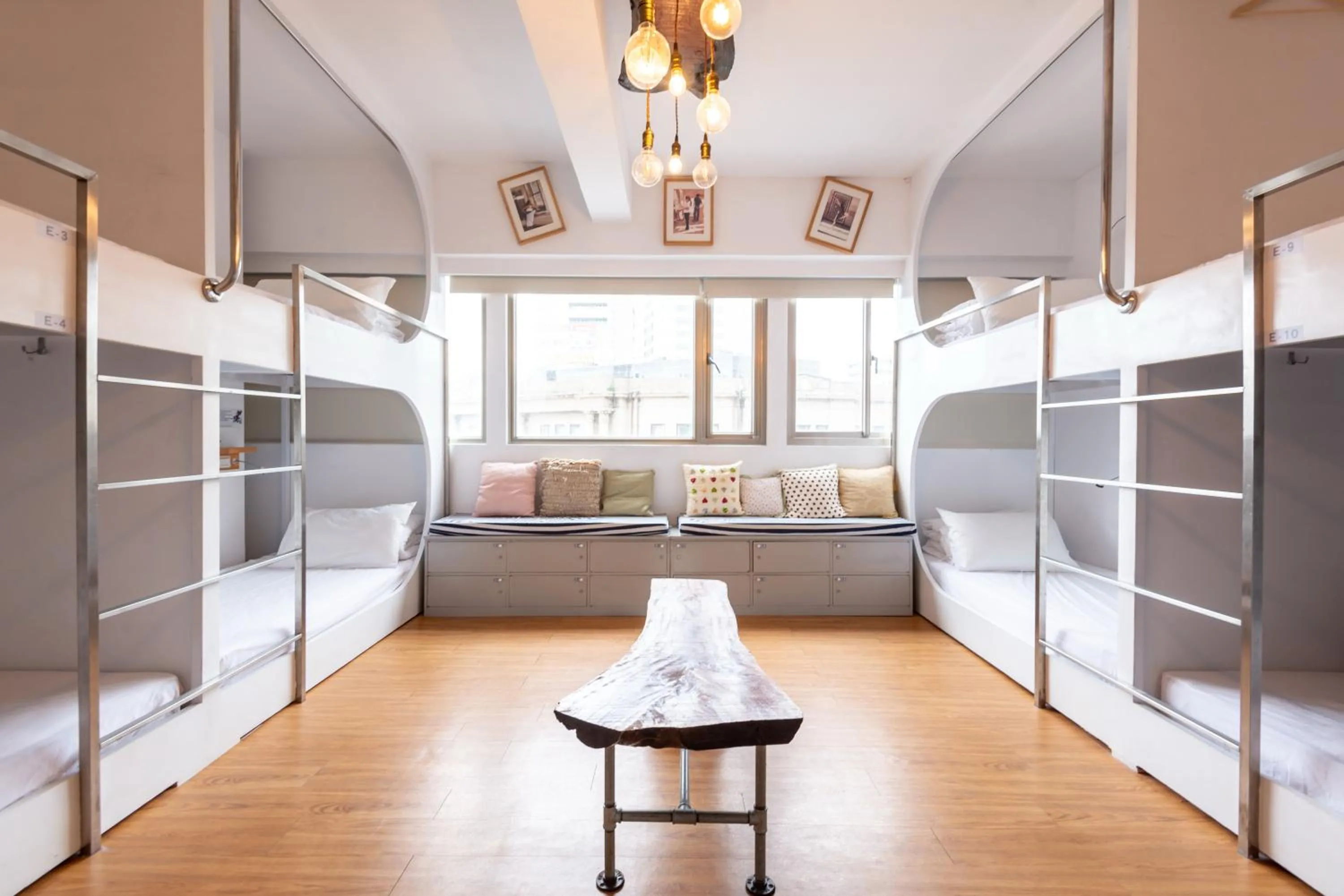 Photo of the whole room, Bed in May Rooms Taipei Main Station