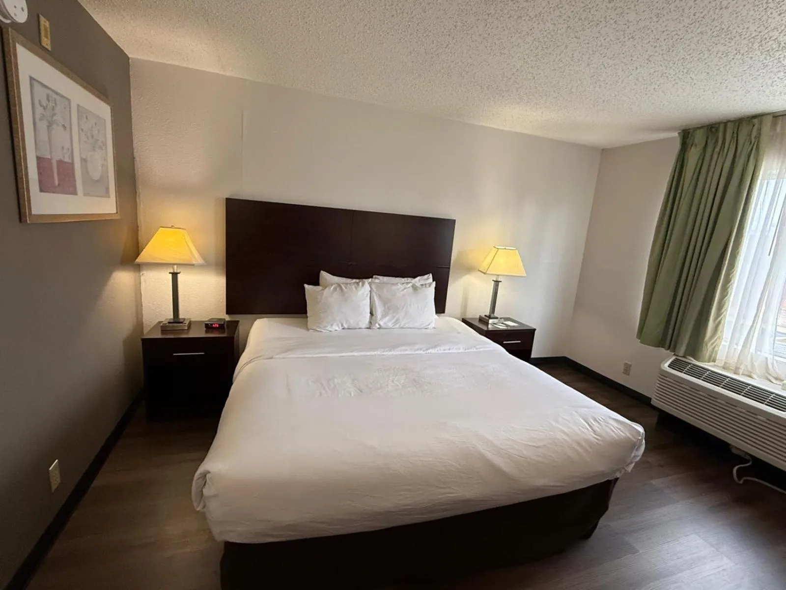 Bed in Quality Inn Newark - Wilmington