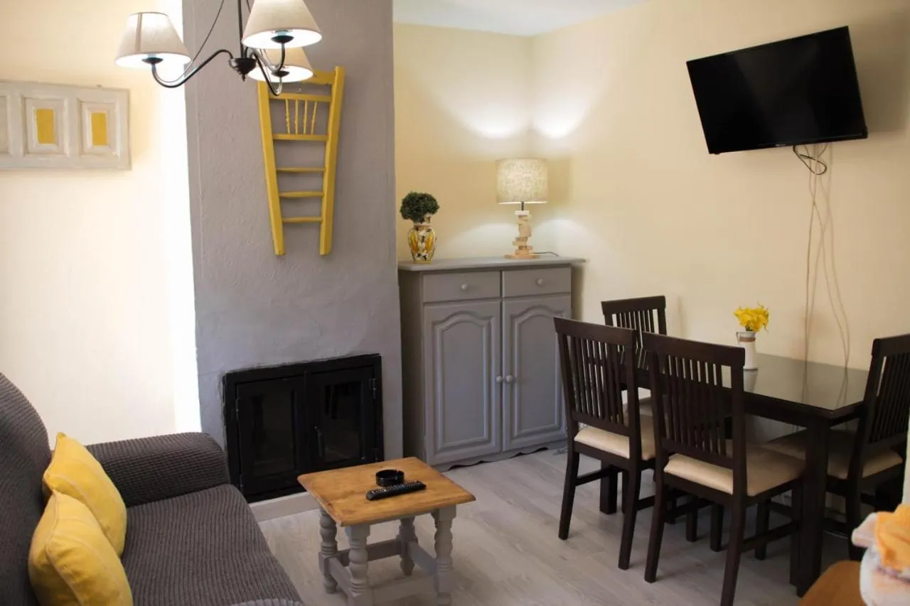 Living room in Apartamentos Vista Veleta