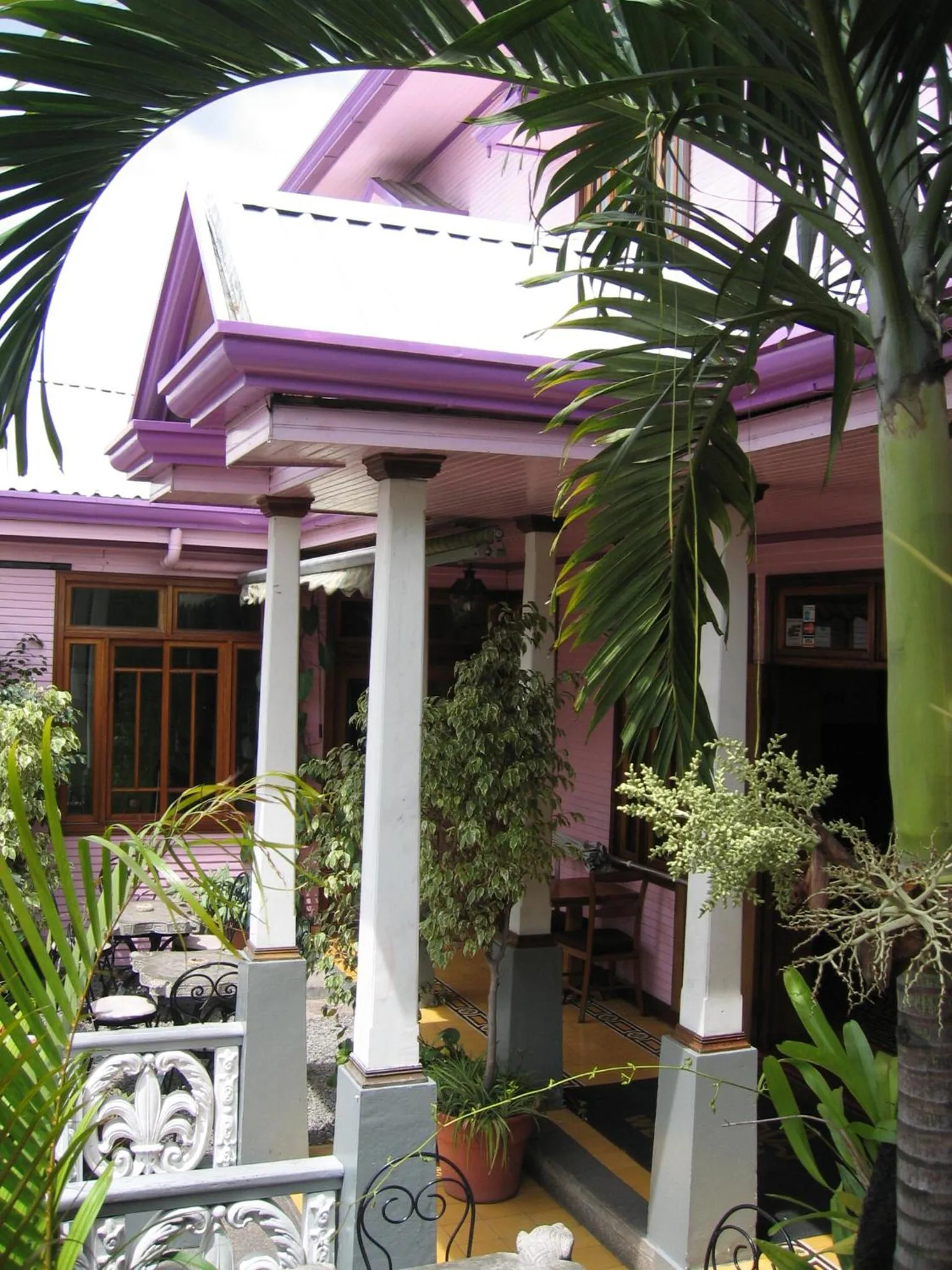 Garden in Fleur de Lys