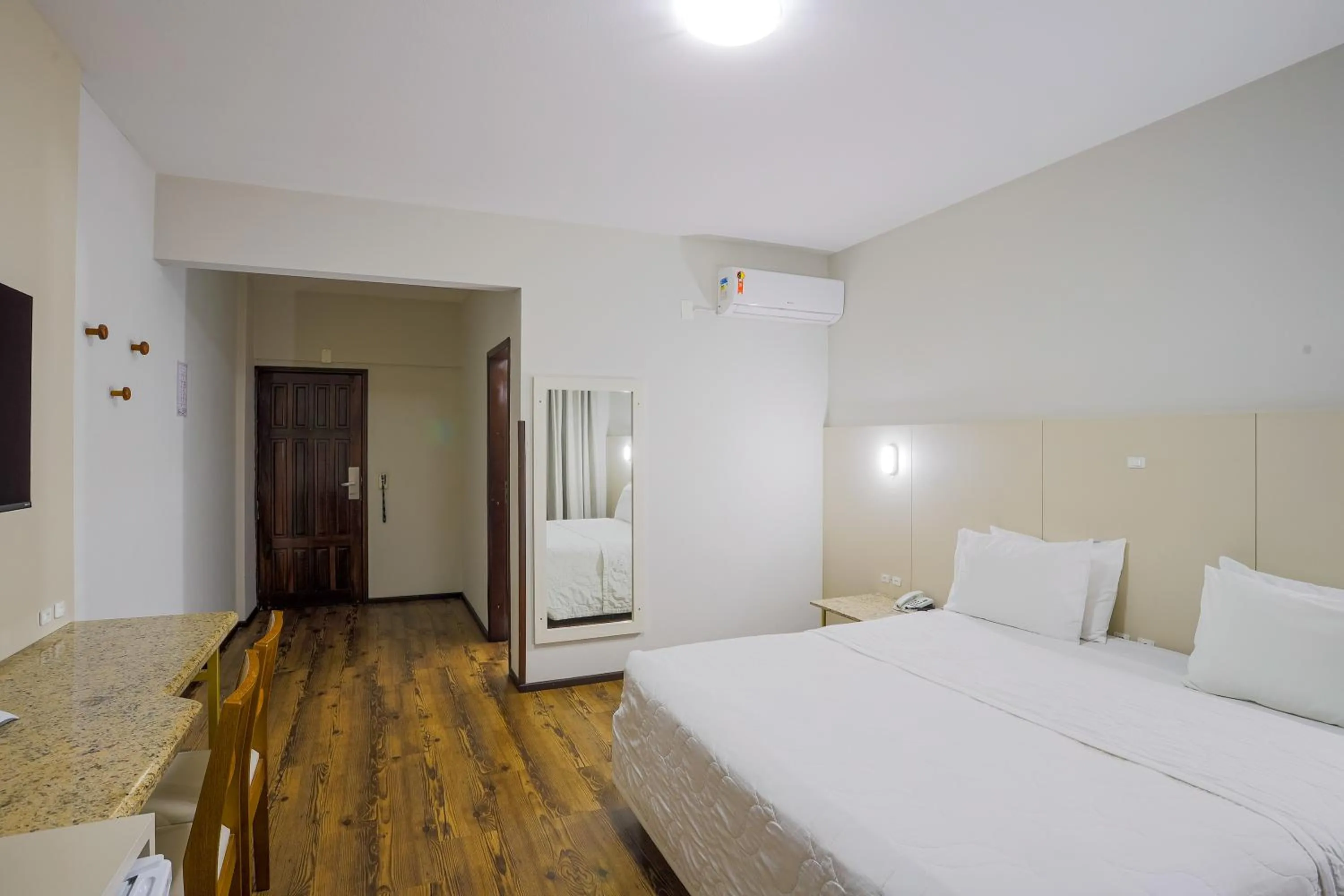 Bed in Alven Hotel by Slaviero Hotéis