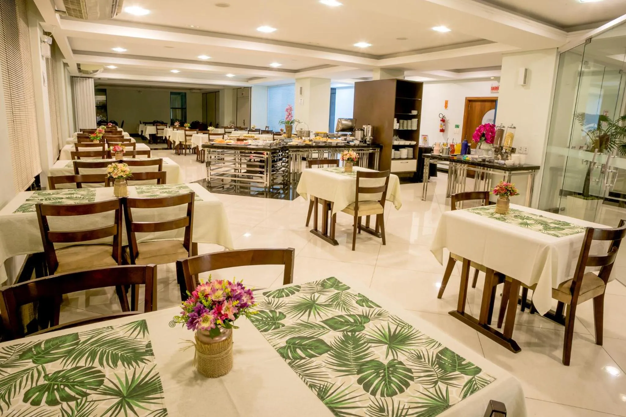 Restaurant/places to eat in Alven Hotel by Slaviero Hotéis