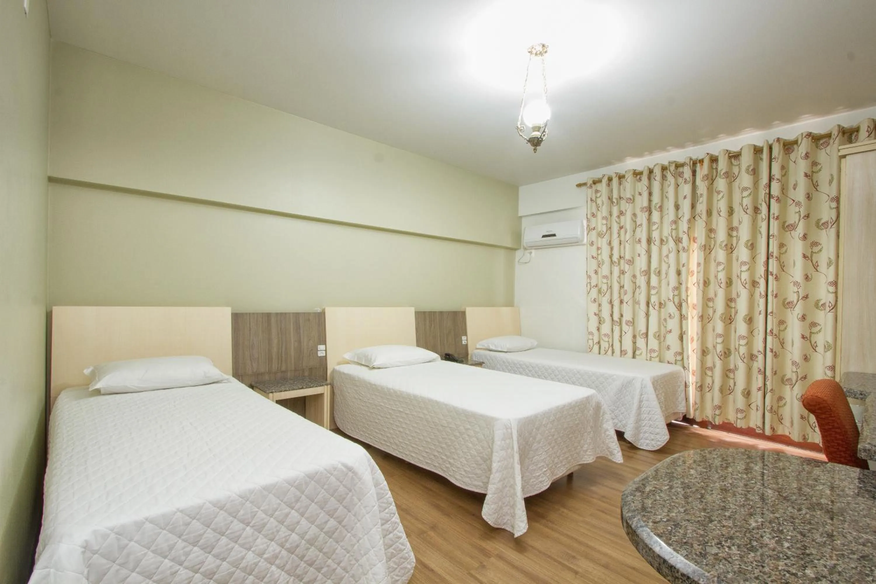 Bed in Alven Hotel by Slaviero Hotéis