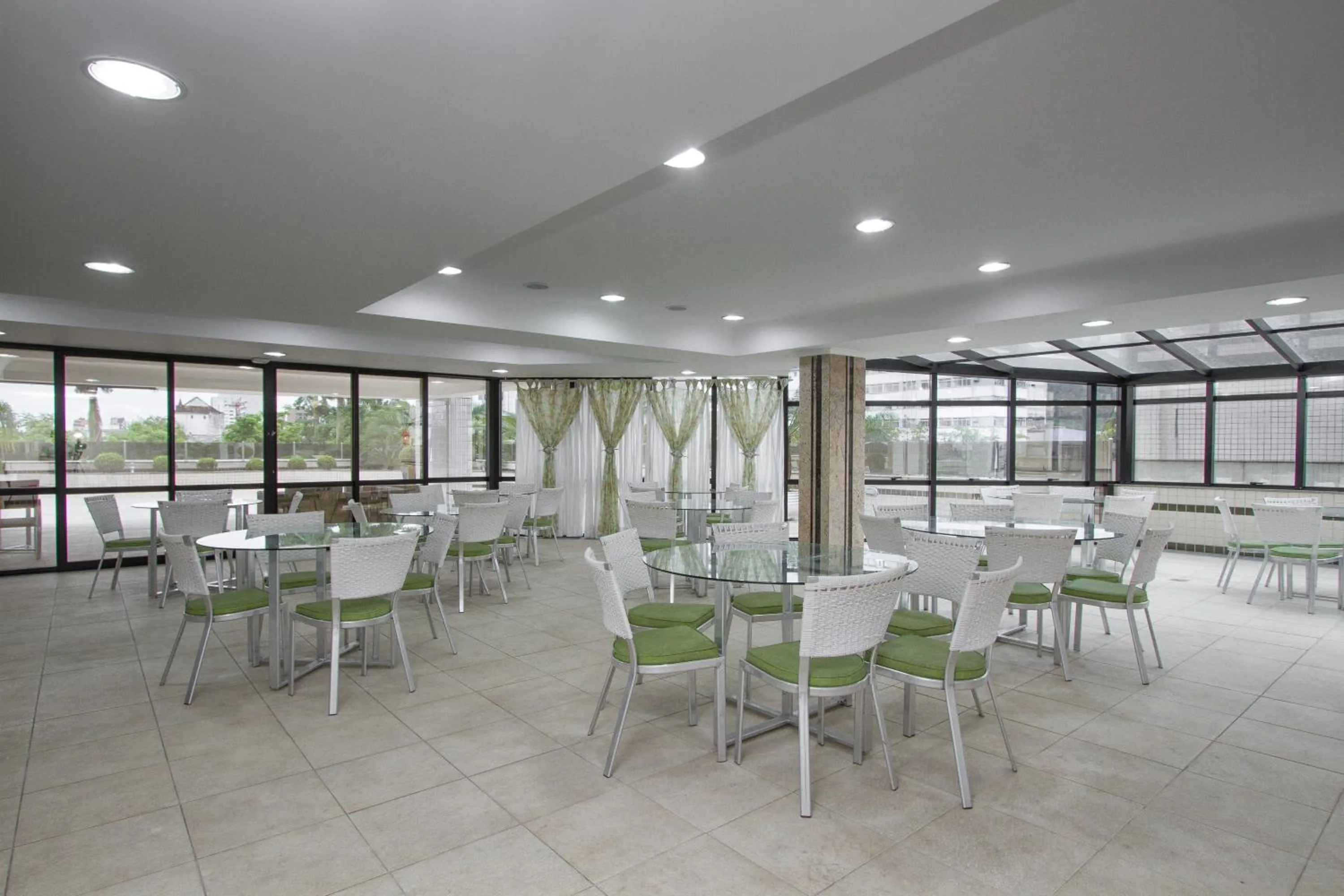 Business facilities in Alven Hotel by Slaviero Hotéis