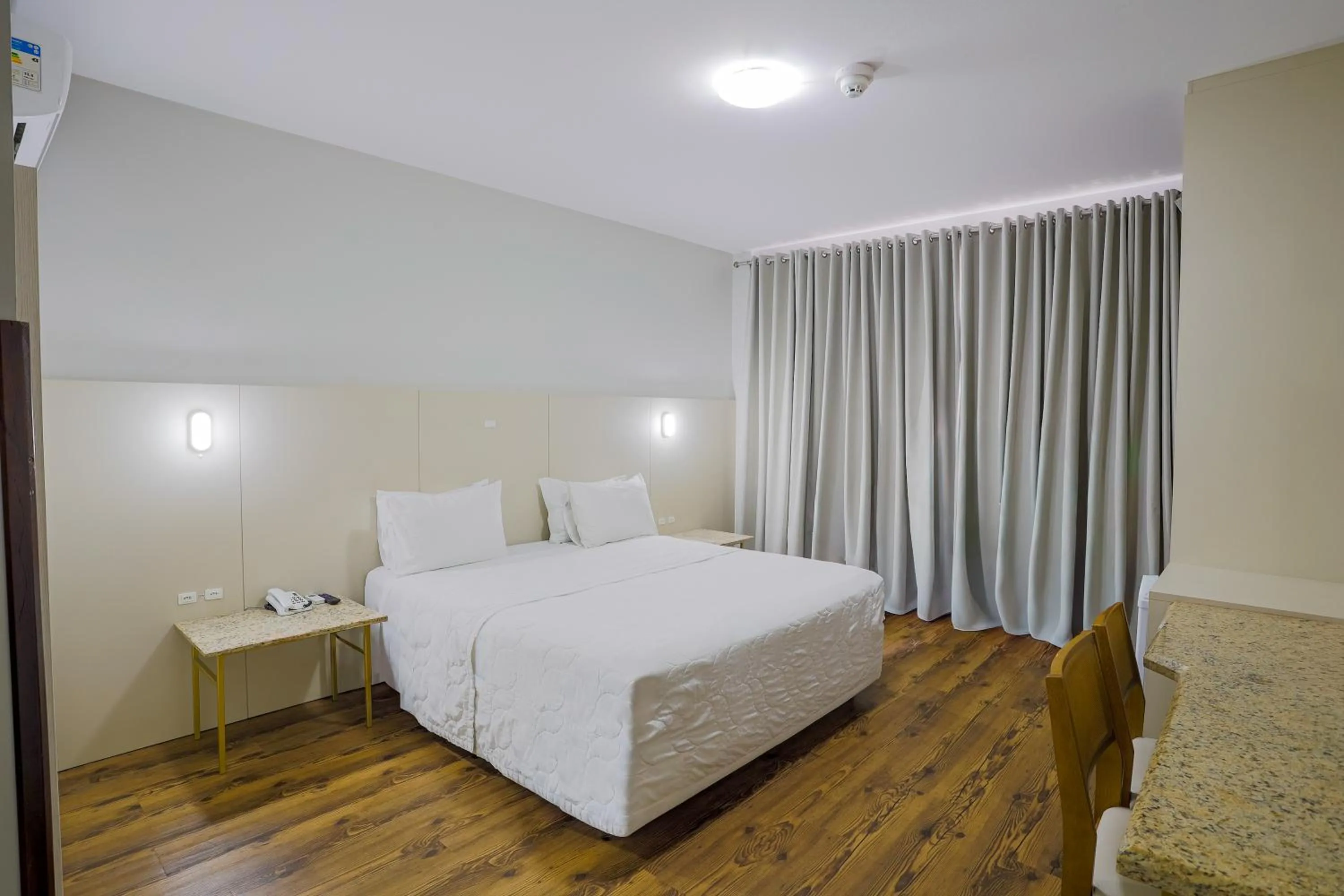 Bed in Alven Hotel by Slaviero Hotéis