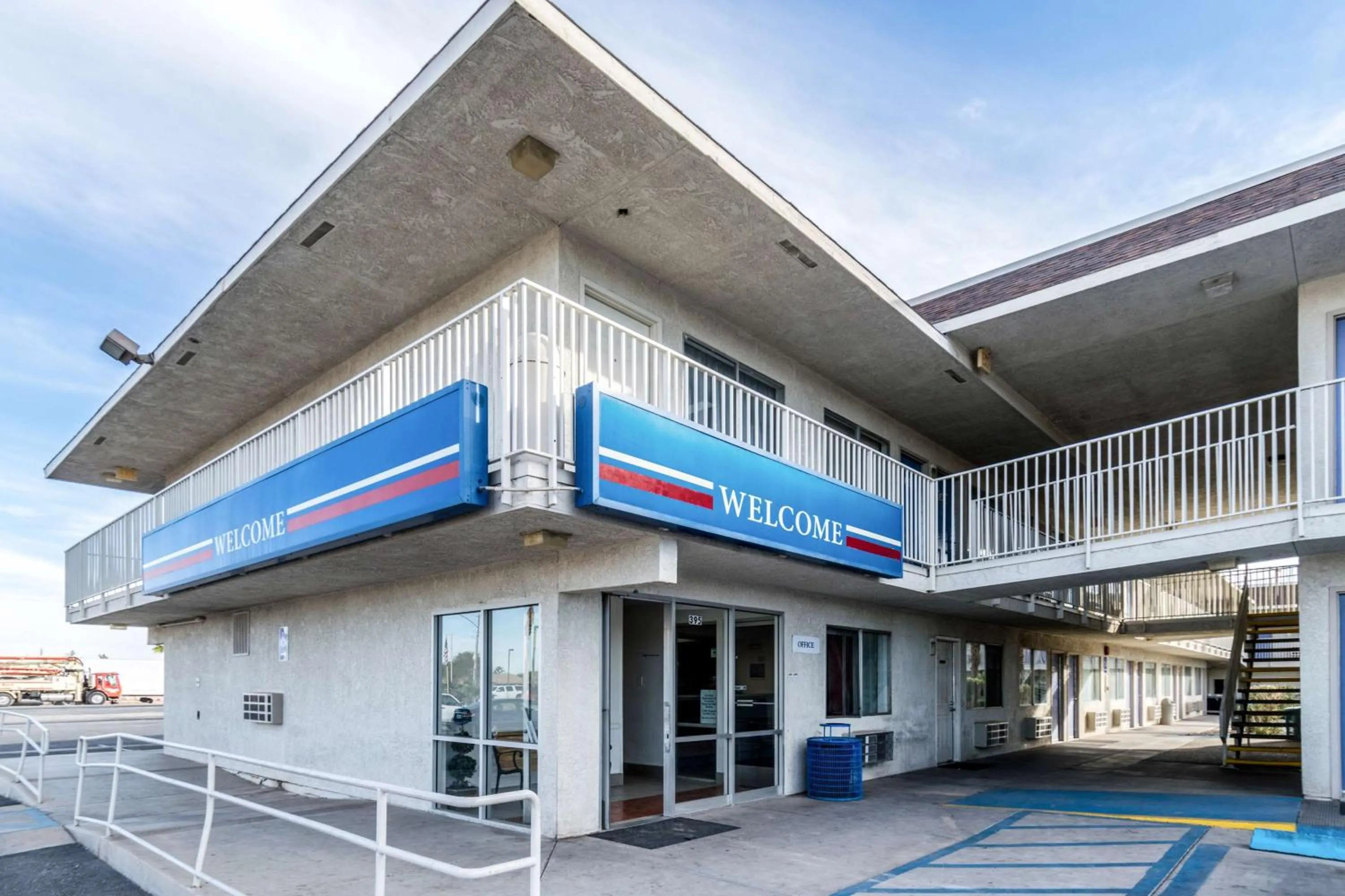 Property building in Motel 6-El Centro, CA