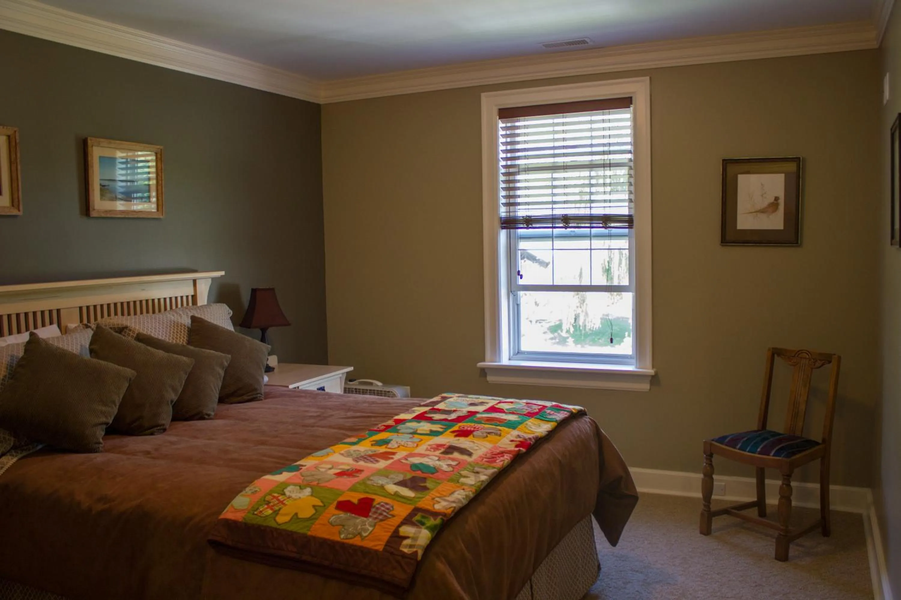 Bed in Genelle House B&B Guest House