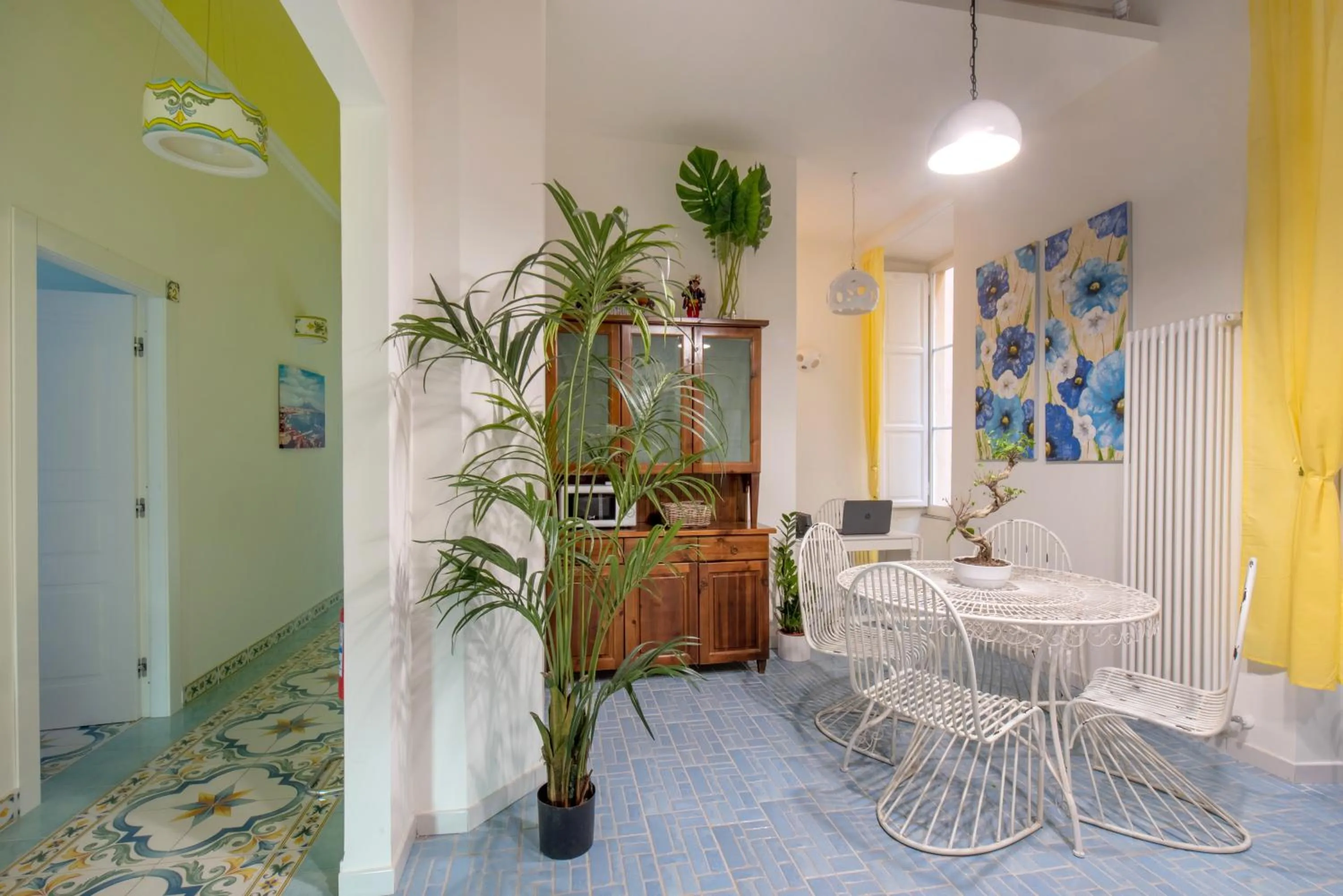 Communal lounge/ TV room in Regina Elena