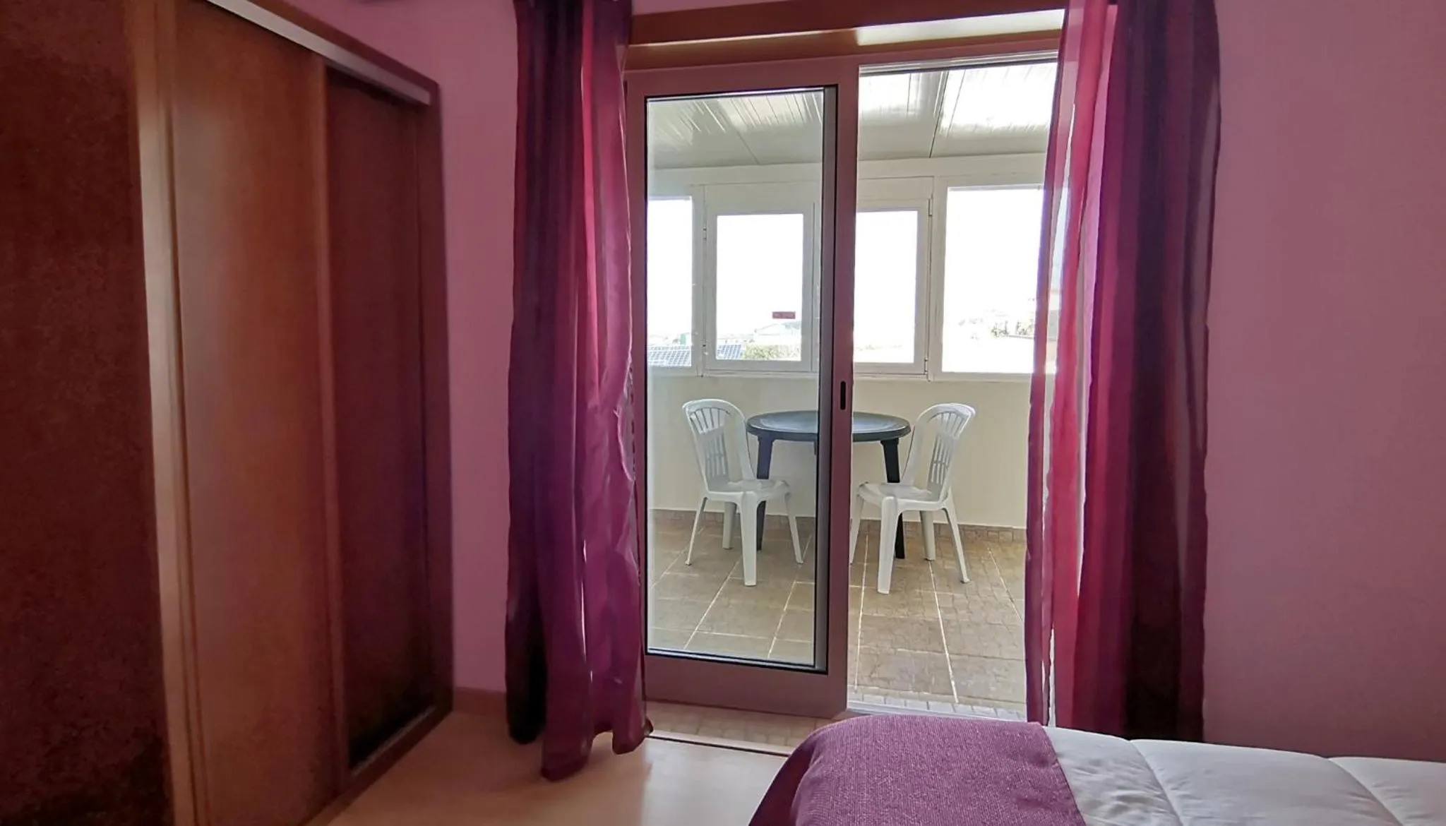 Balcony/Terrace, Bed in Hotel Hebe Peniche