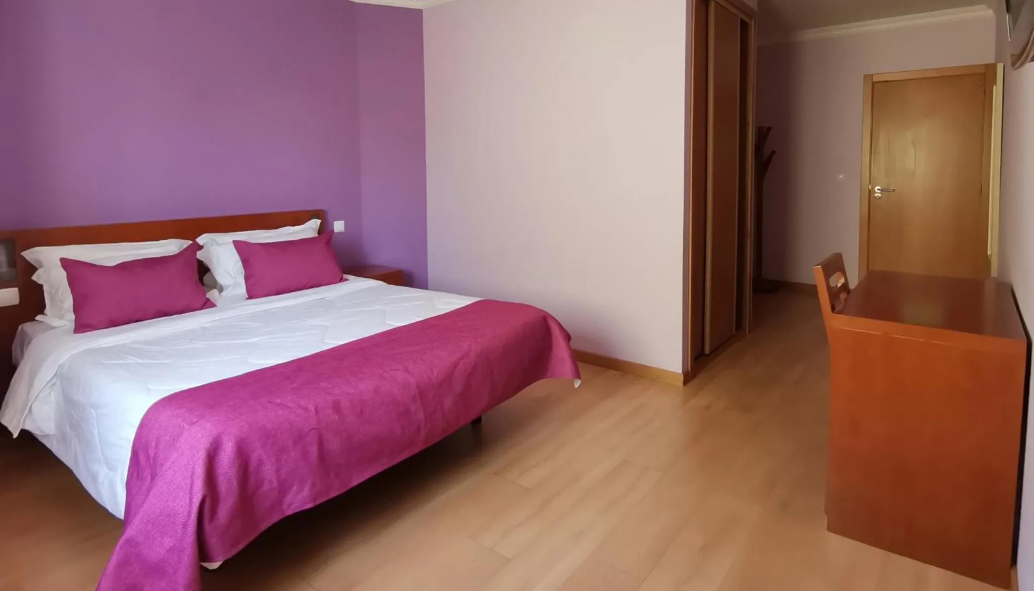 Bedroom, Bed in Hotel Hebe Peniche