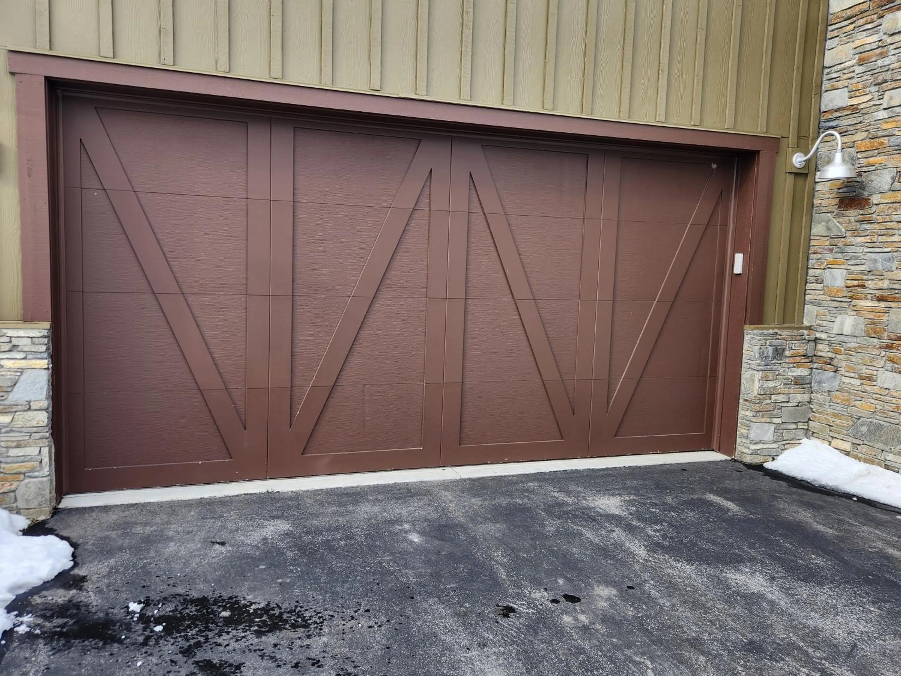 Property building in Snowcreek Resort Vacation Rentals