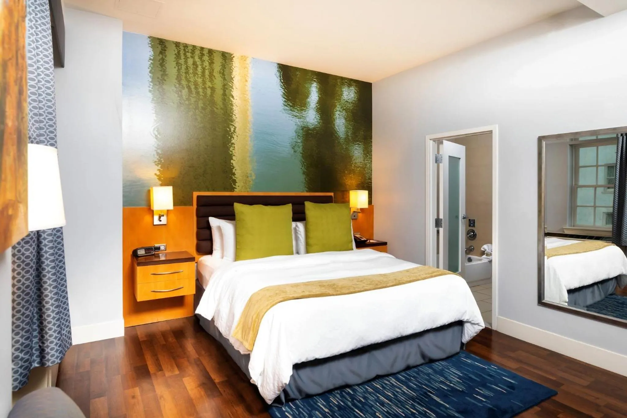 Photo of the whole room, Bed in Hotel Indigo Baton Rouge Downtown by IHG