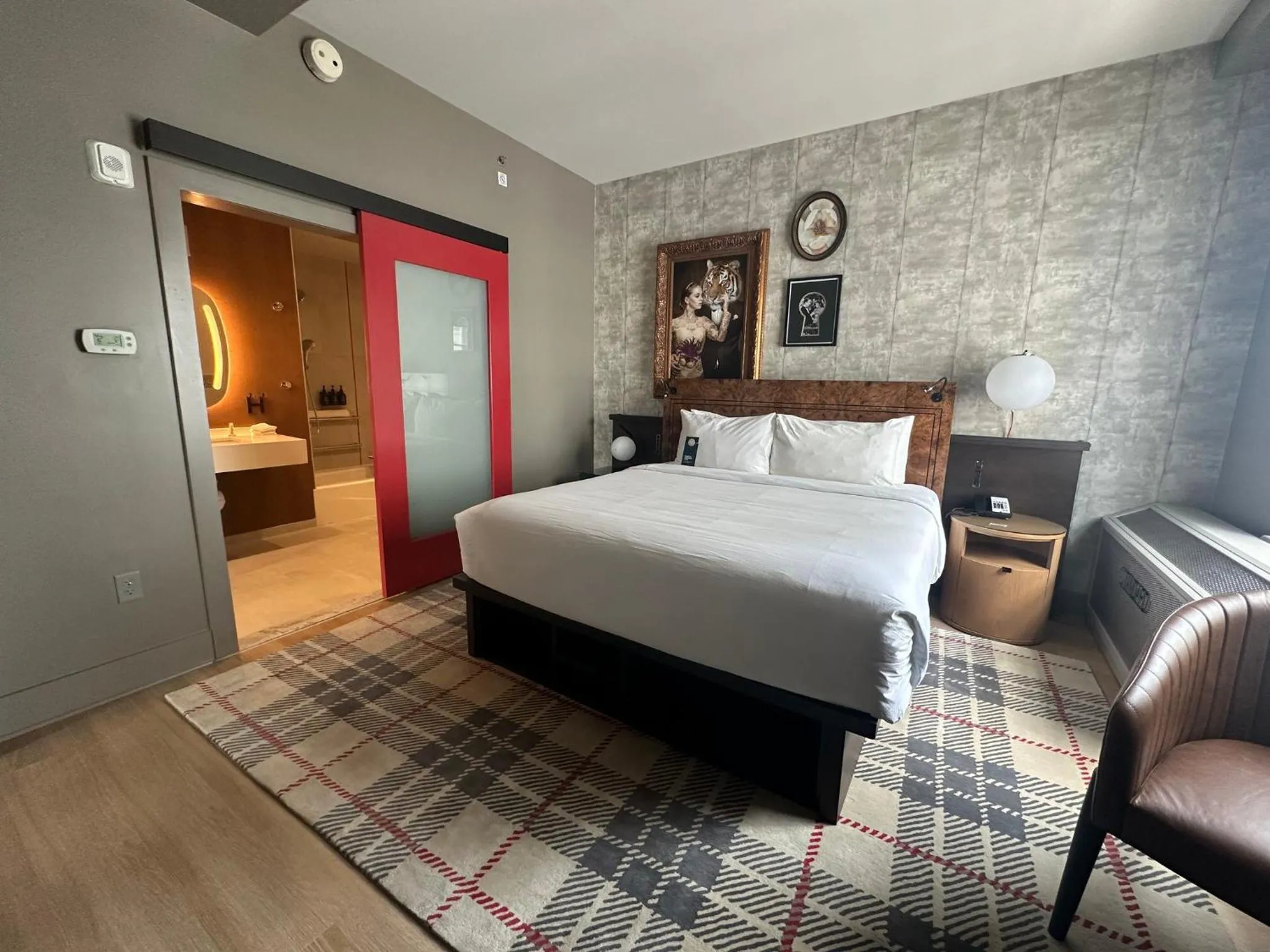 Photo of the whole room, Bed in Hotel Indigo Baton Rouge Downtown by IHG