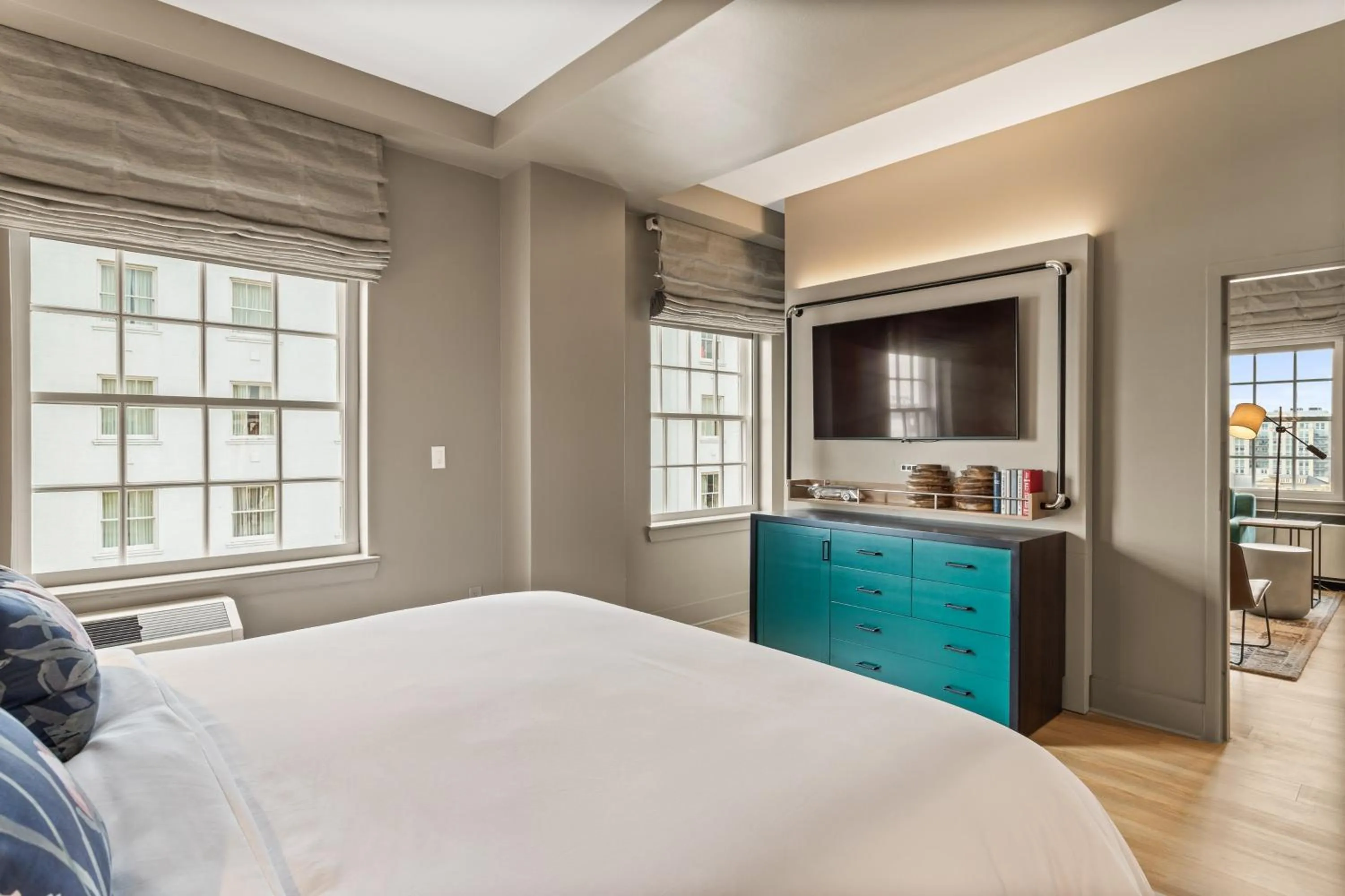 Photo of the whole room, Bed in Hotel Indigo Baton Rouge Downtown by IHG