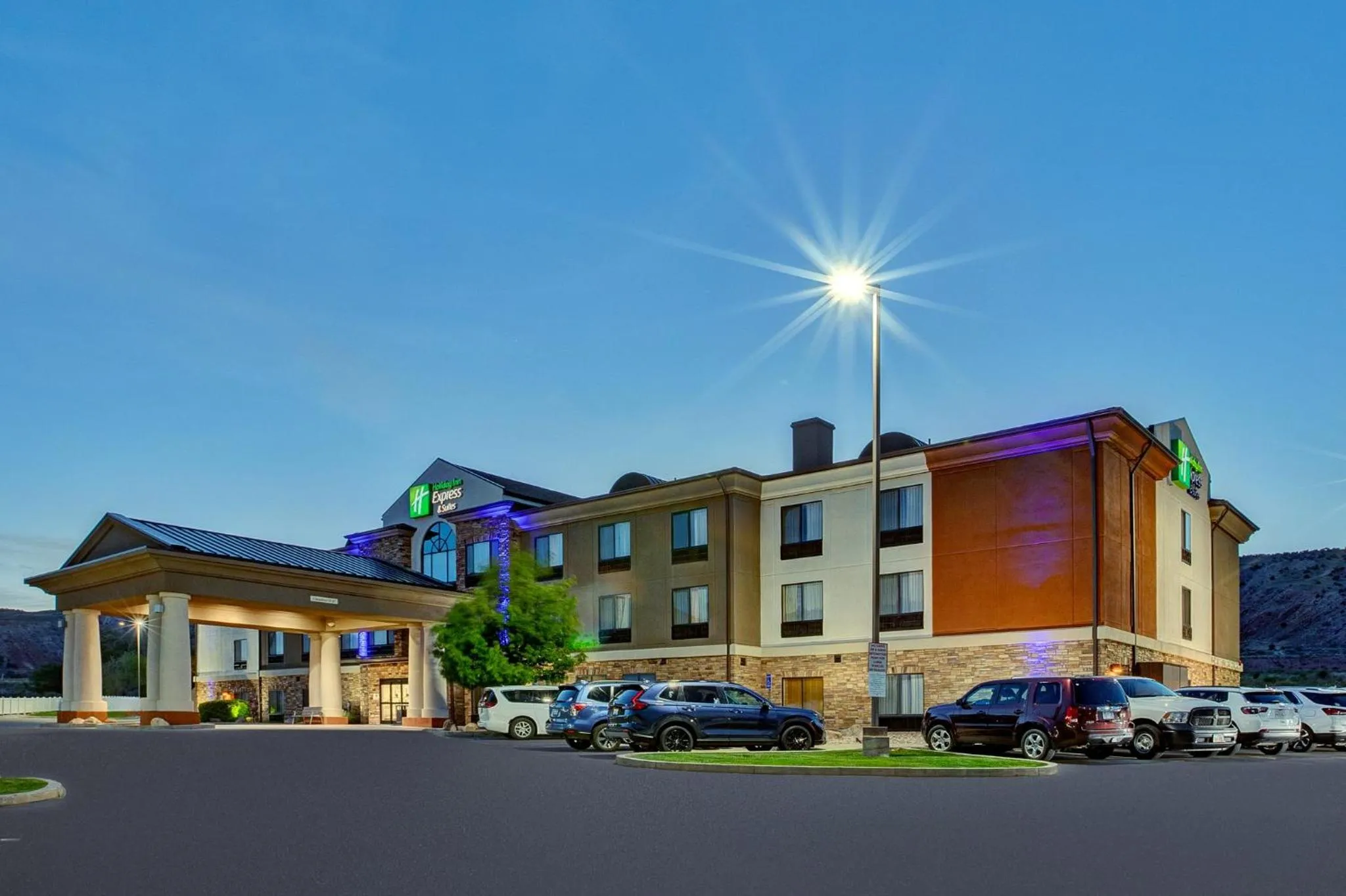 Property building in Holiday Inn Express & Suites Richfield by IHG