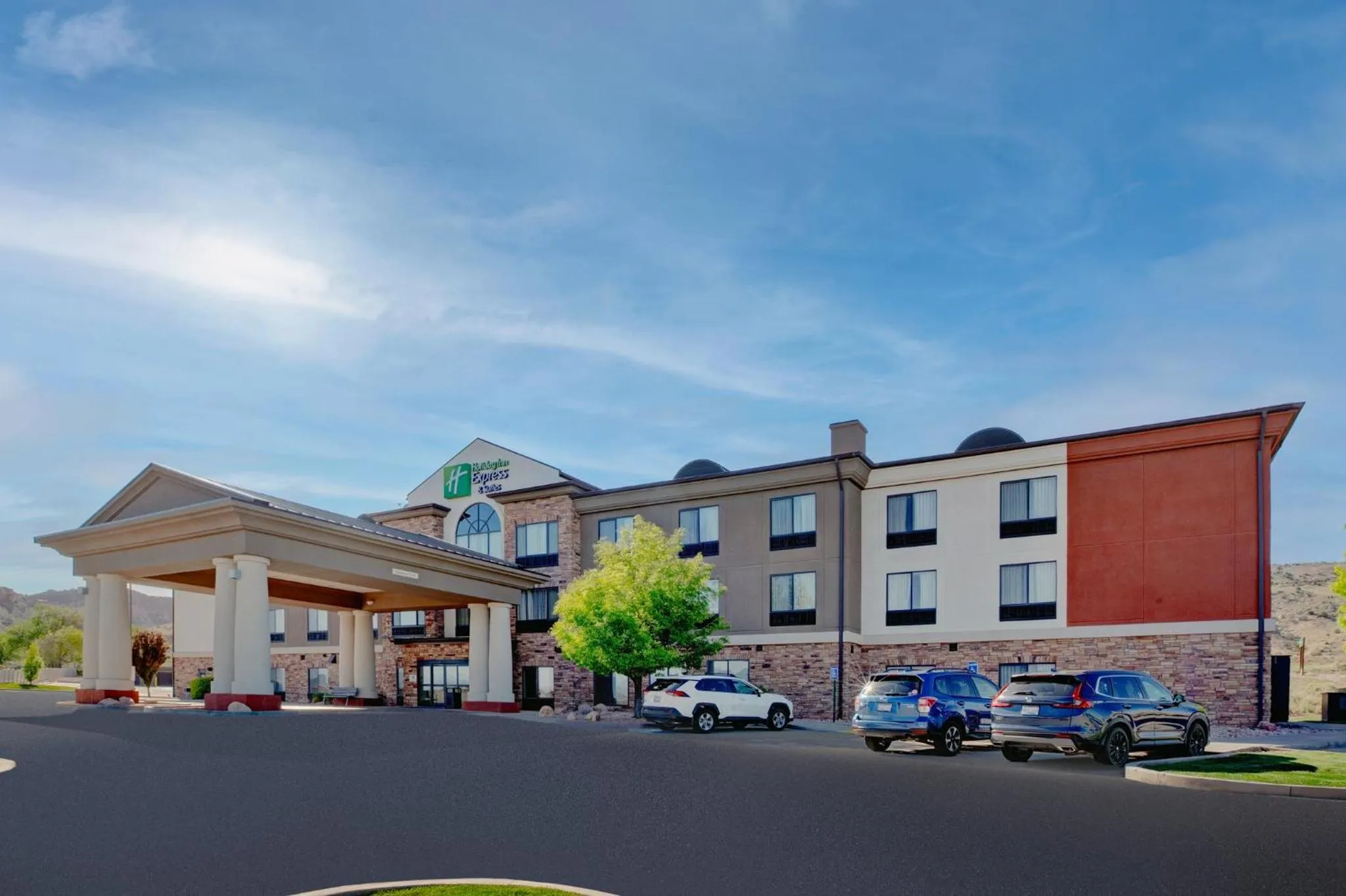 Property building in Holiday Inn Express & Suites Richfield by IHG