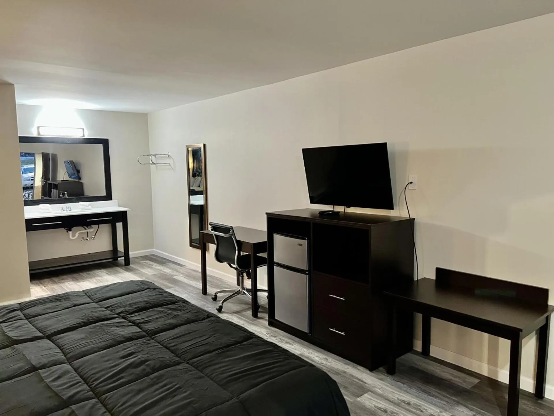 Bedroom, Bed in Super 8 by Wyndham College Park/Atlanta Airport West