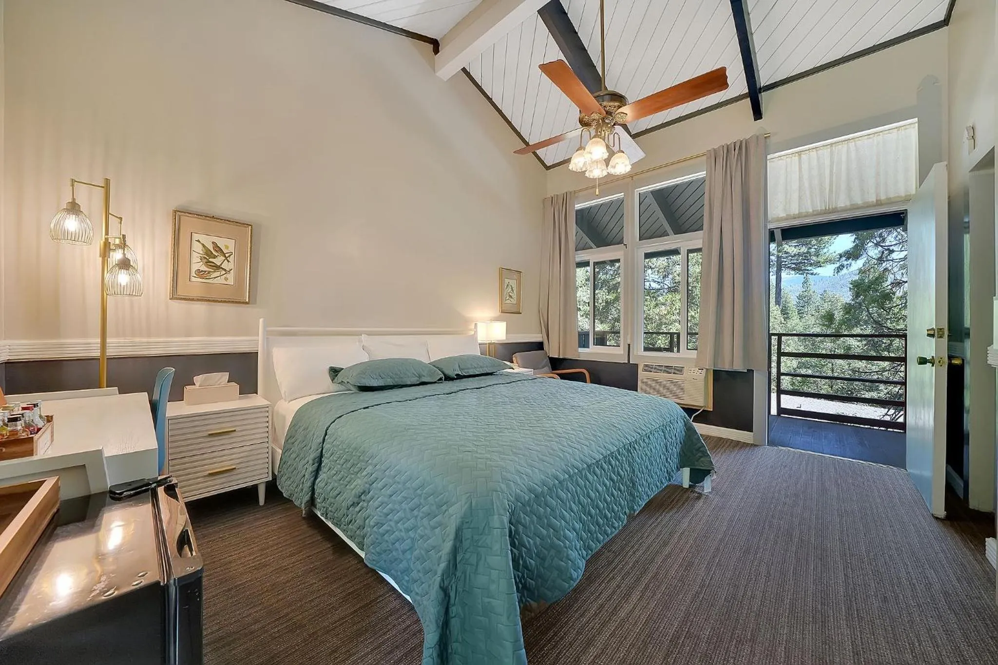 Bed in Narrow Gauge Inn