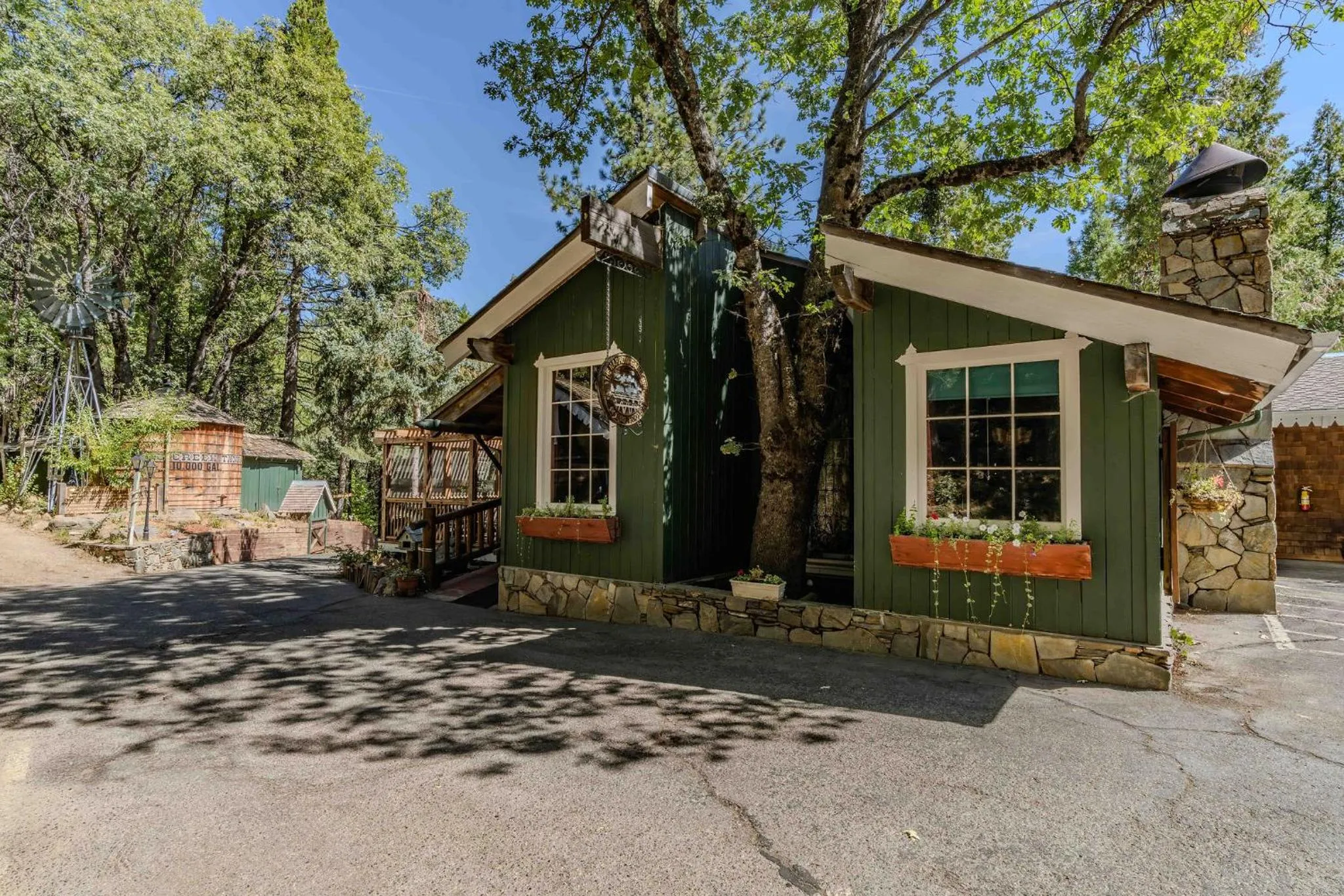 Restaurant/places to eat in Narrow Gauge Inn