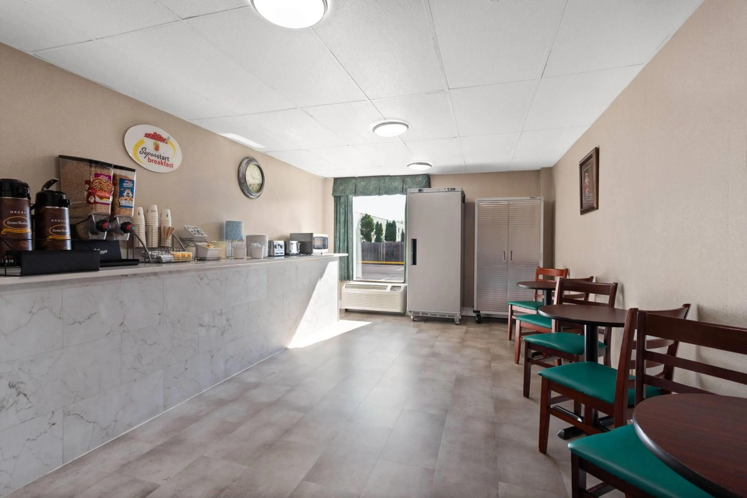 Breakfast in Super 8 by Wyndham Columbus