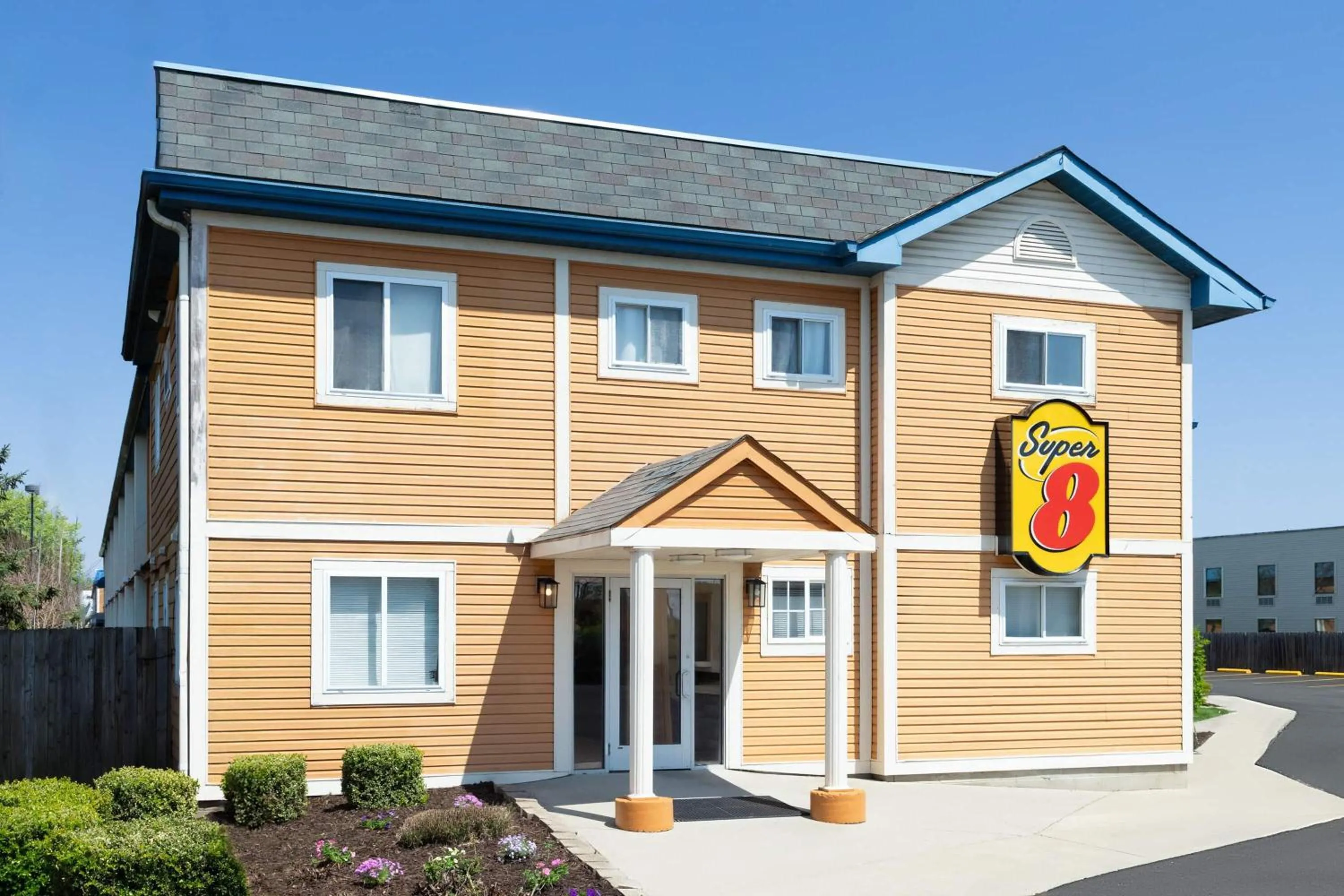 Property building in Super 8 by Wyndham Columbus