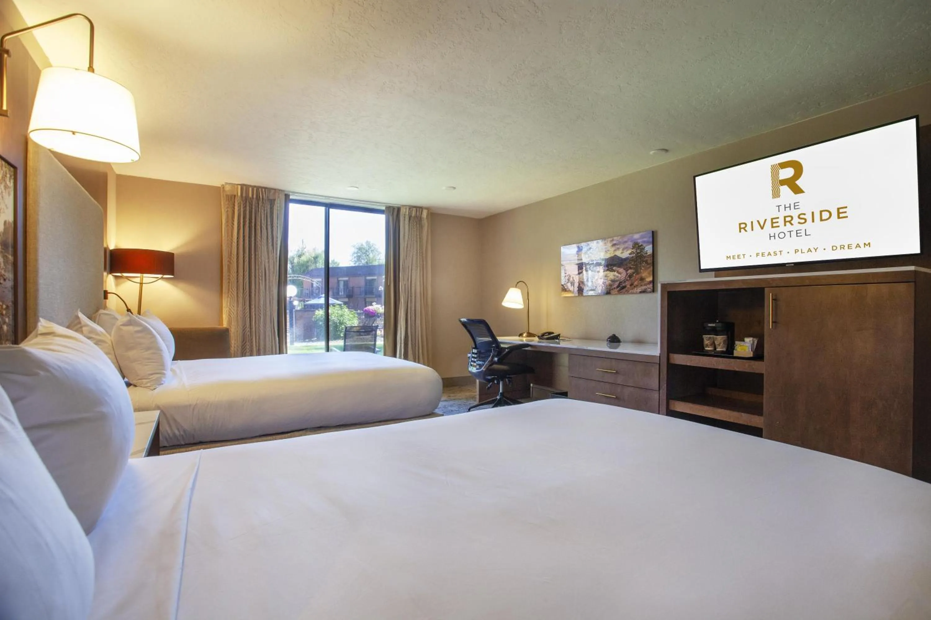 Bedroom, Bed in Riverside Hotel, BW Premier Collection