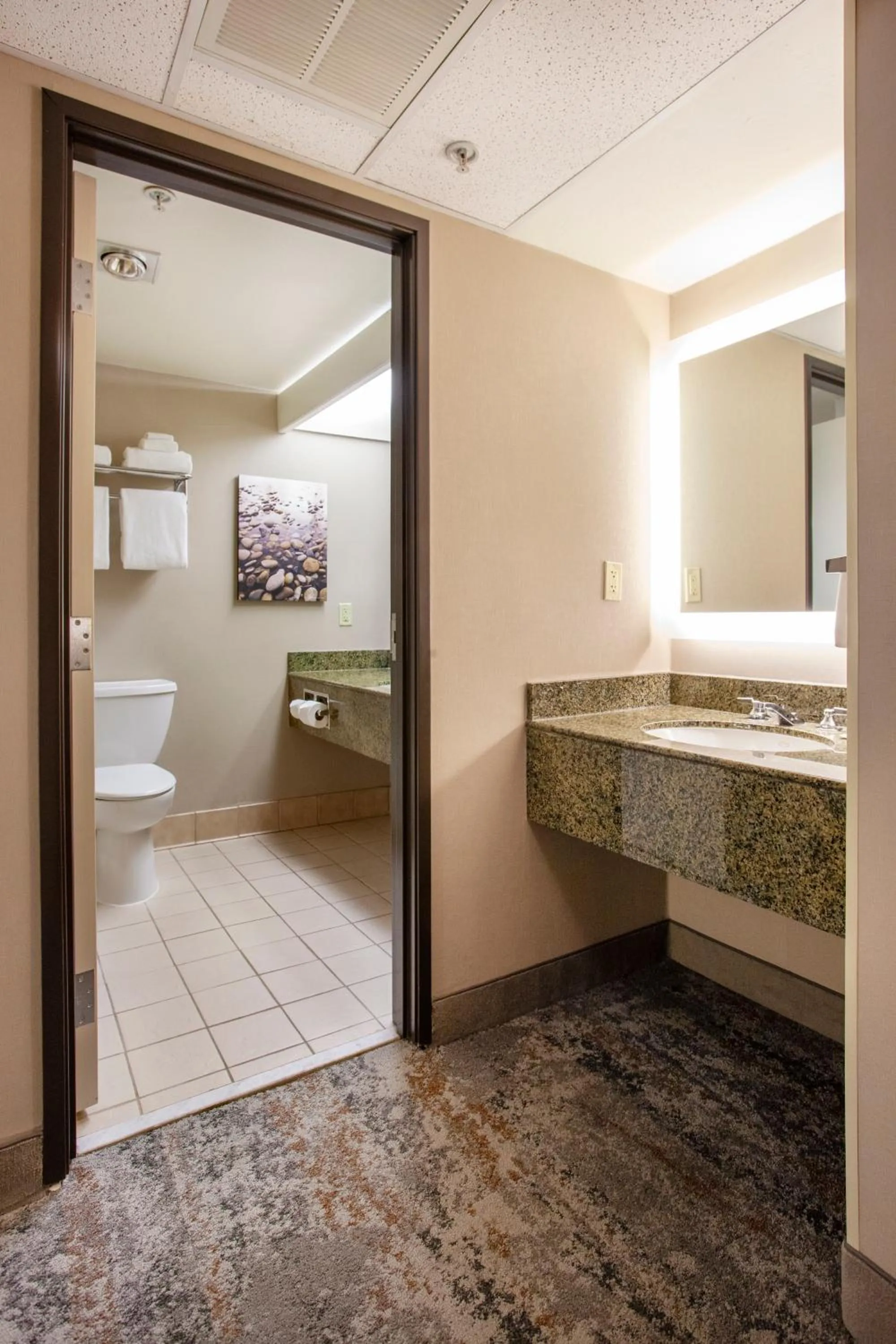 Bathroom in Riverside Hotel, BW Premier Collection